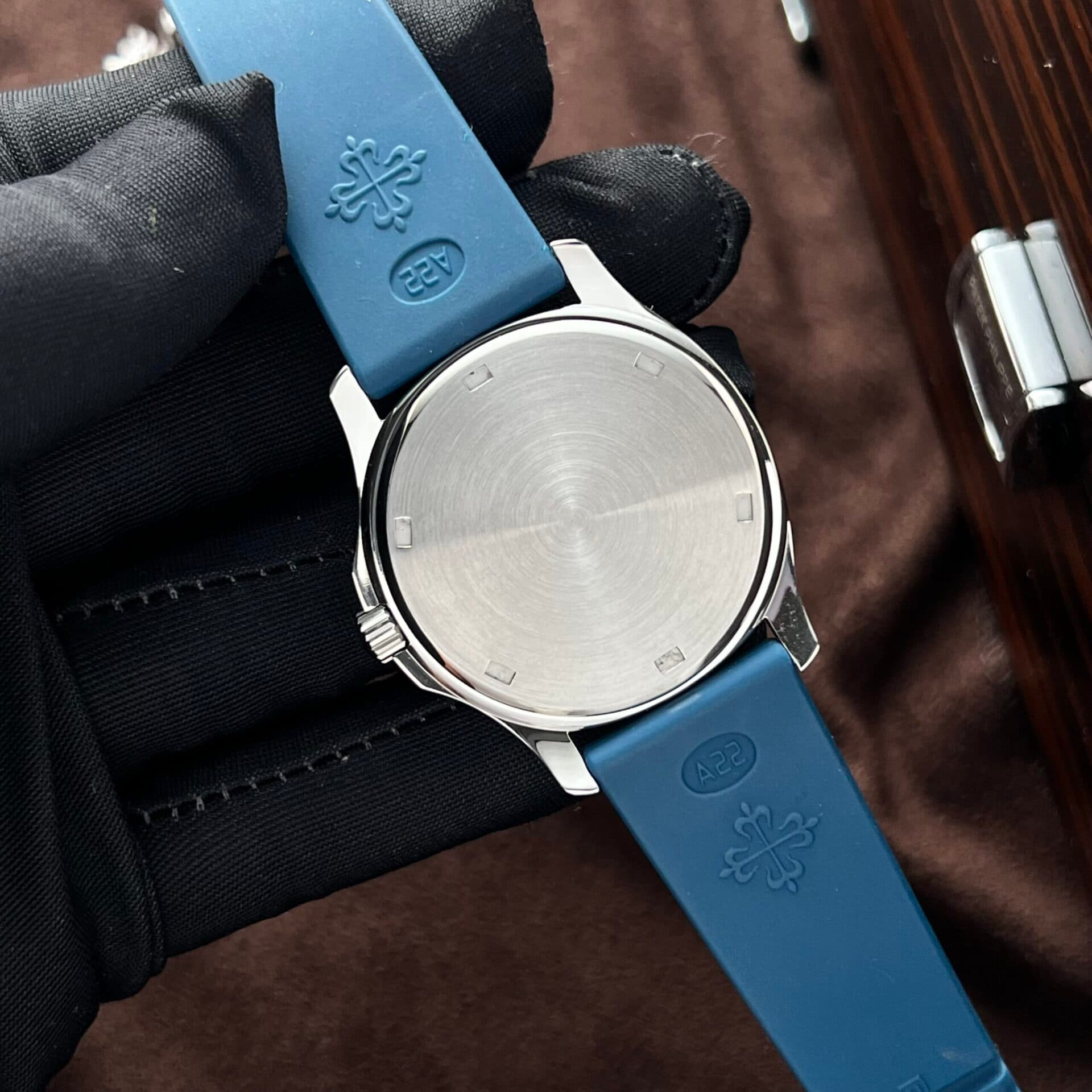 Dong-Ho-Patek-Philippe-Aquanaut-5067-Rep-11-Mau-Xanh-Duong-PPF-5-scaled-1