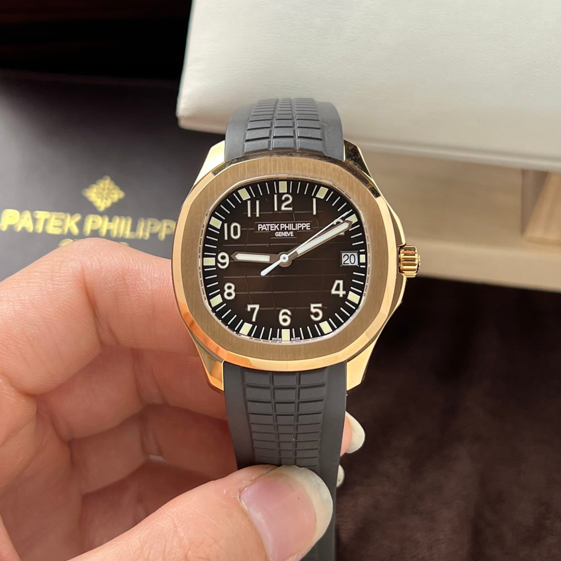 Dong-Ho-Patek-Philippe-Aquanaut-5167R-Replica-11-3K-Factory-40mm-6-scaled-1