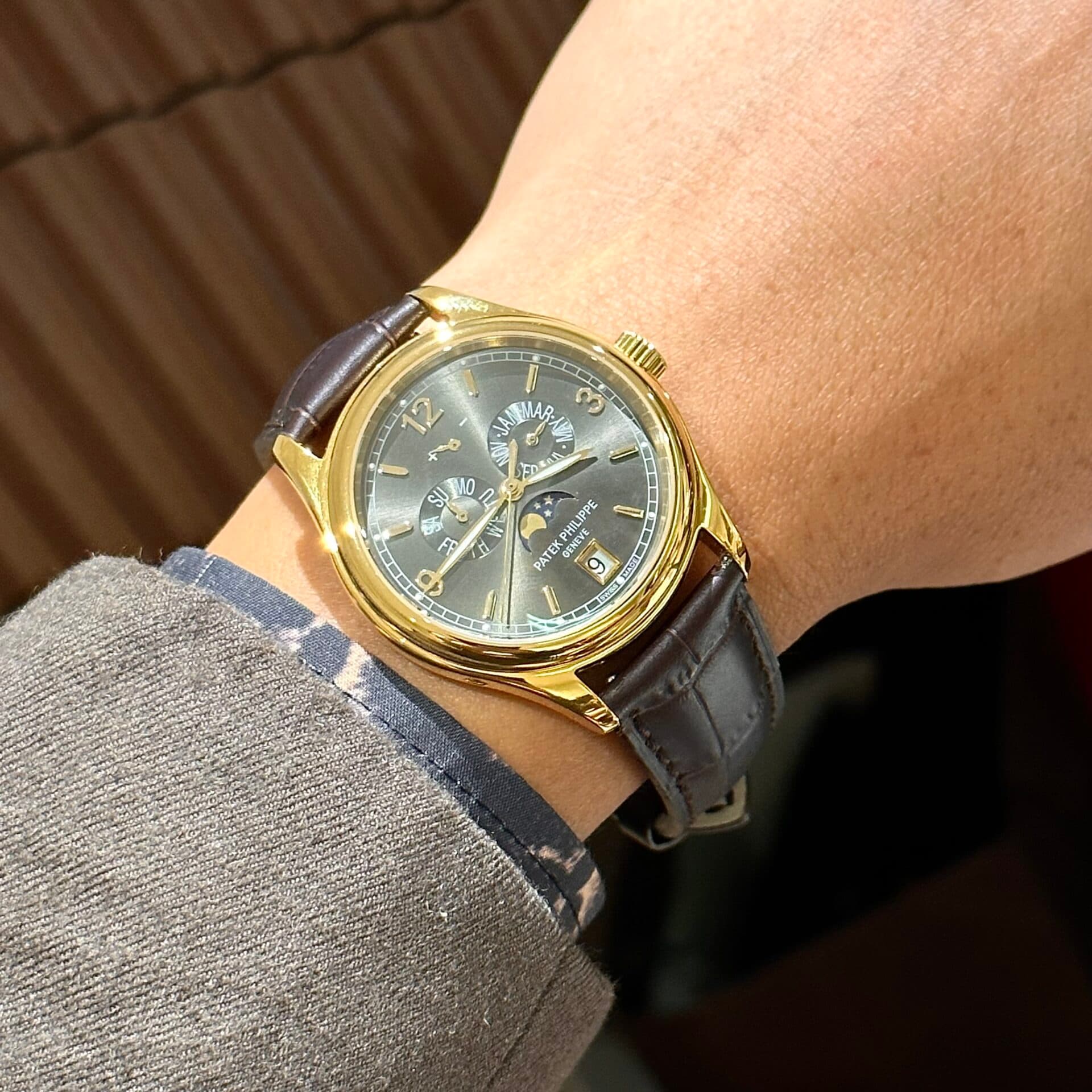 Dong-Ho-Patek-Philippe-Complications-5146J-Replica-11-39mm-2-1