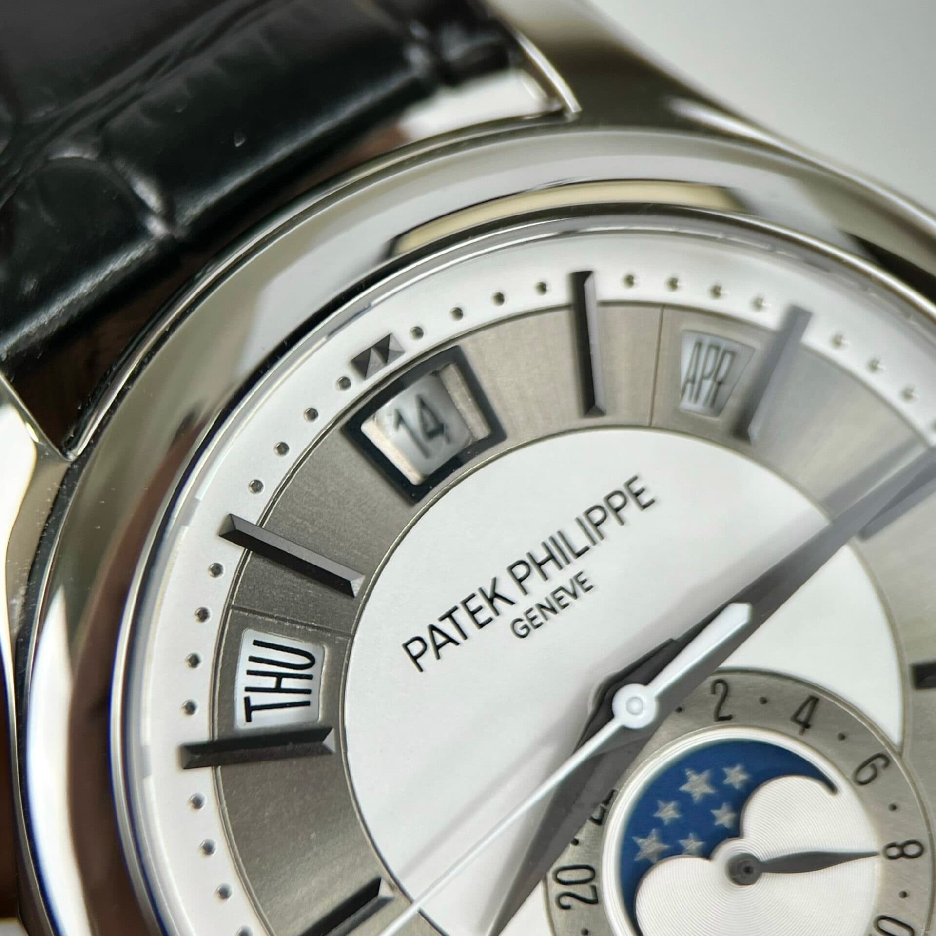 Dong-Ho-Patek-Philippe-Complications-5205G-Replica-Cao-Cap-40mm-3-1