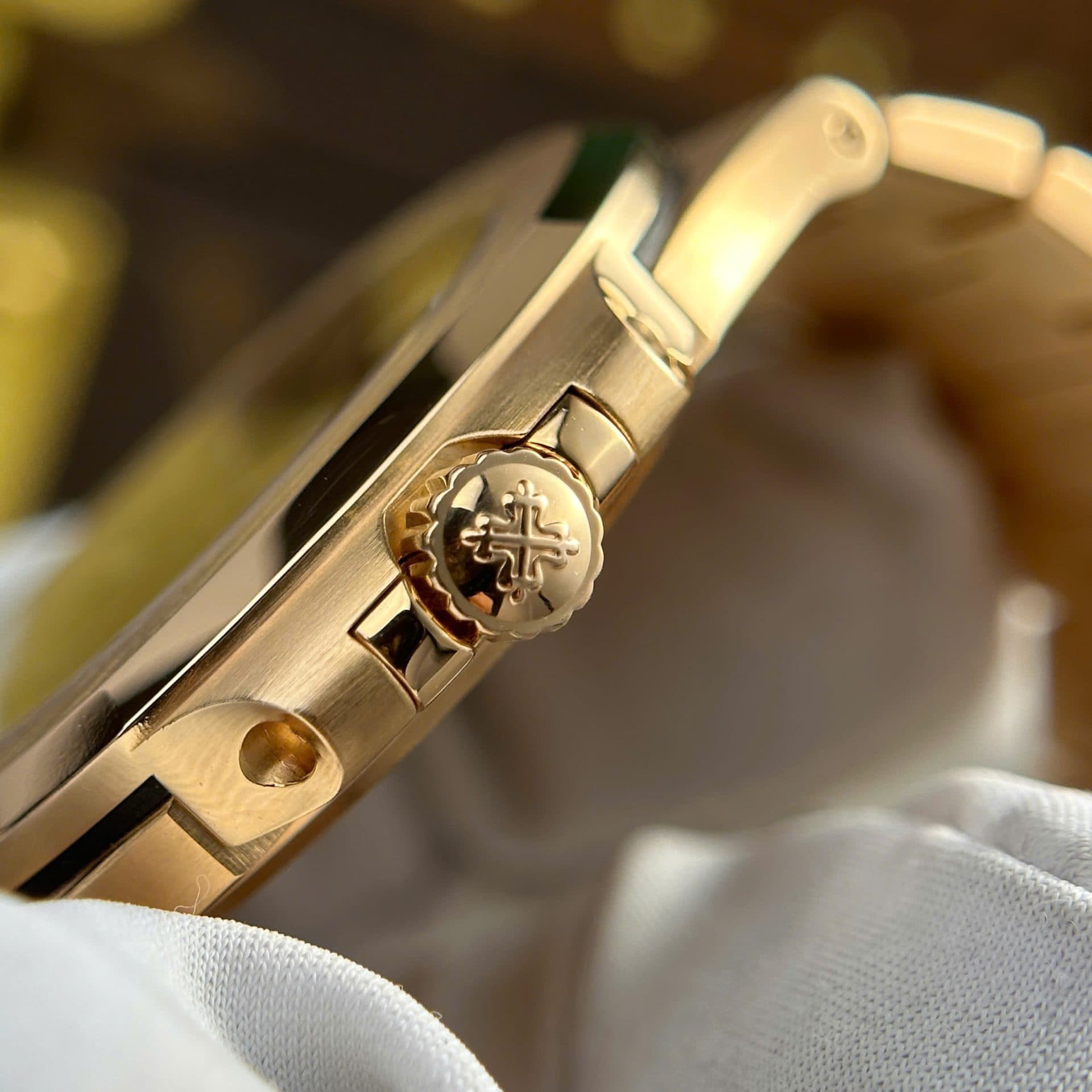 Dong-Ho-Patek-Philippe-Nautilus-5711-Boc-Vang-18K-Tinh-Chinh-Full-Options-40mm-4-1