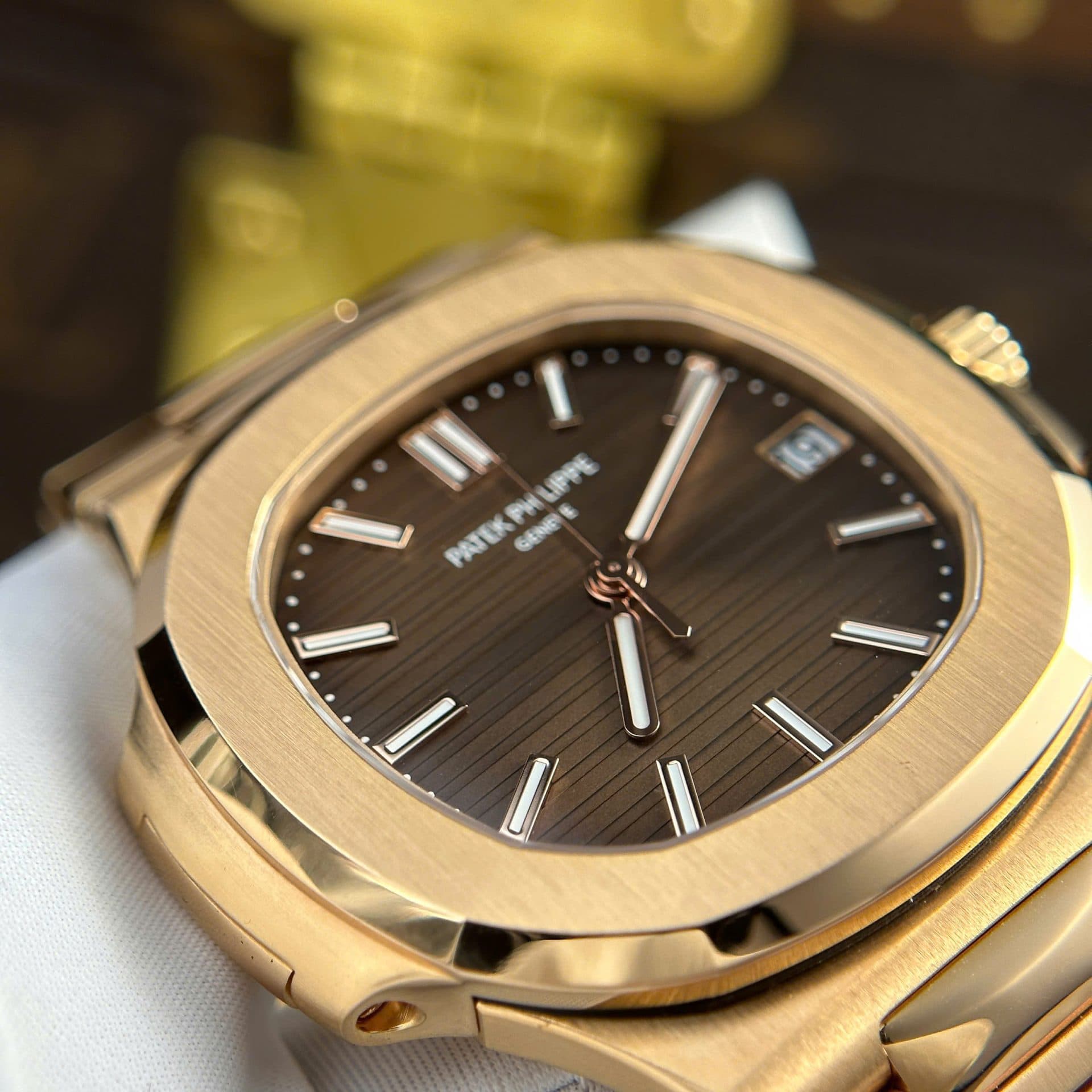 Dong-Ho-Patek-Philippe-Nautilus-5711-Boc-Vang-18K-Tinh-Chinh-Full-Options-40mm-7-1