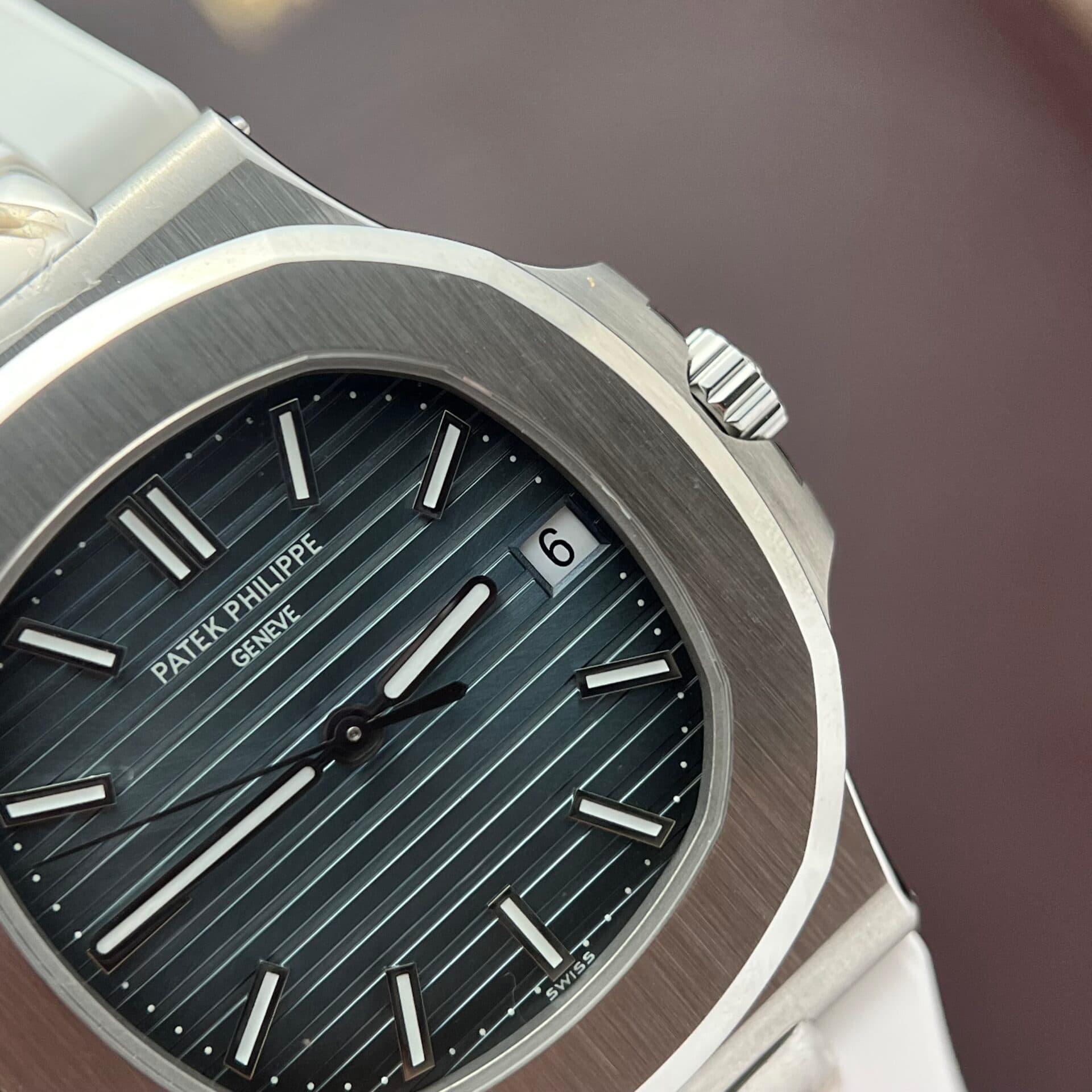Dong-Ho-Patek-Philippe-Nautilus-5711-Day-Cao-Su-Trang-3K-Factory-40mm-3-1