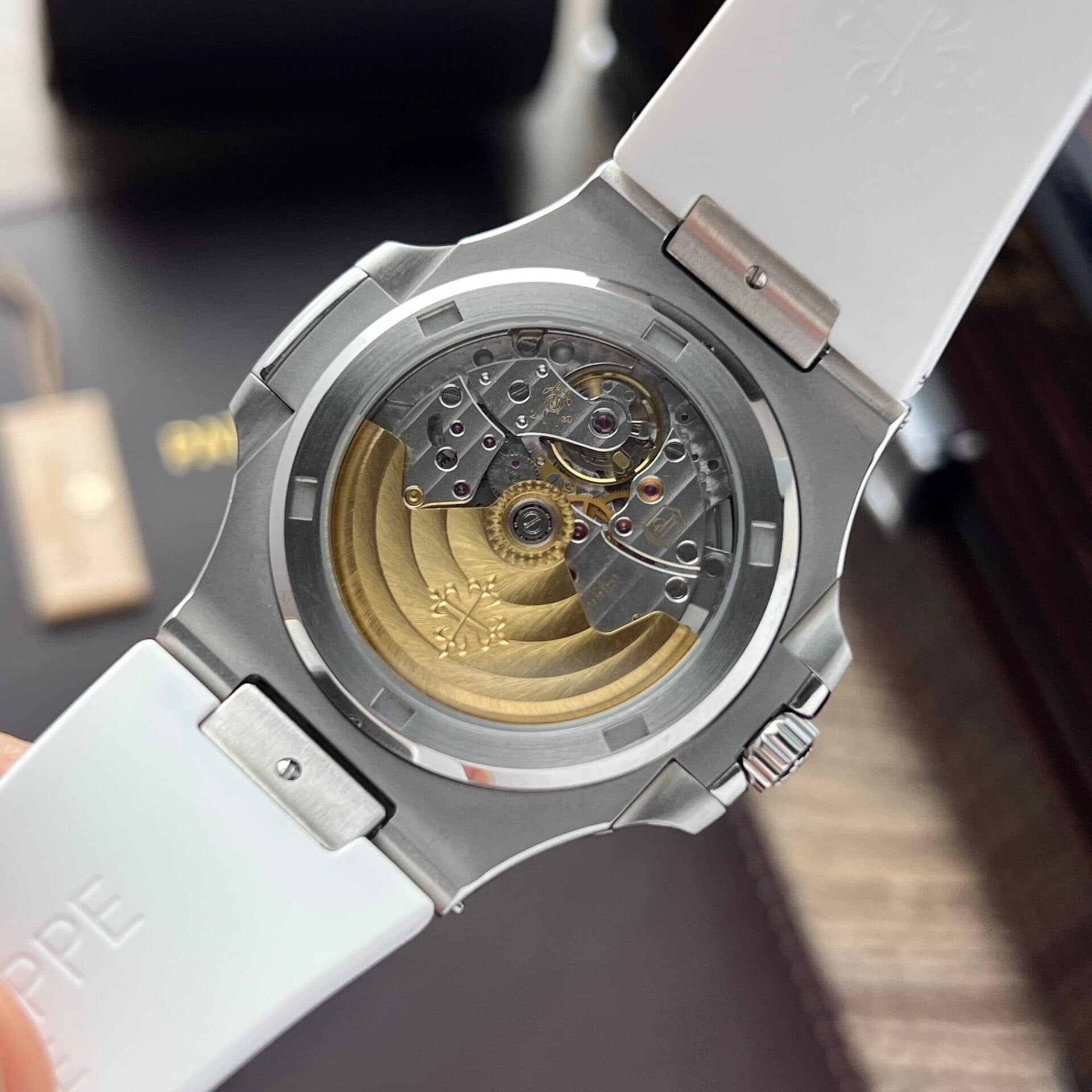 Dong-Ho-Patek-Philippe-Nautilus-5711-Day-Cao-Su-Trang-3K-Factory-40mm-4-1