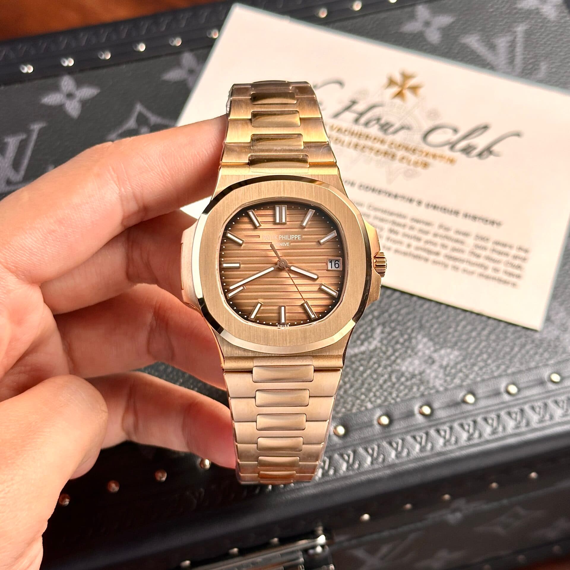 Dong-Ho-Patek-Philippe-Nautilus-5711-Mat-Nau-Vo-Vang-Hong-3K-Factory-40mm-2-1
