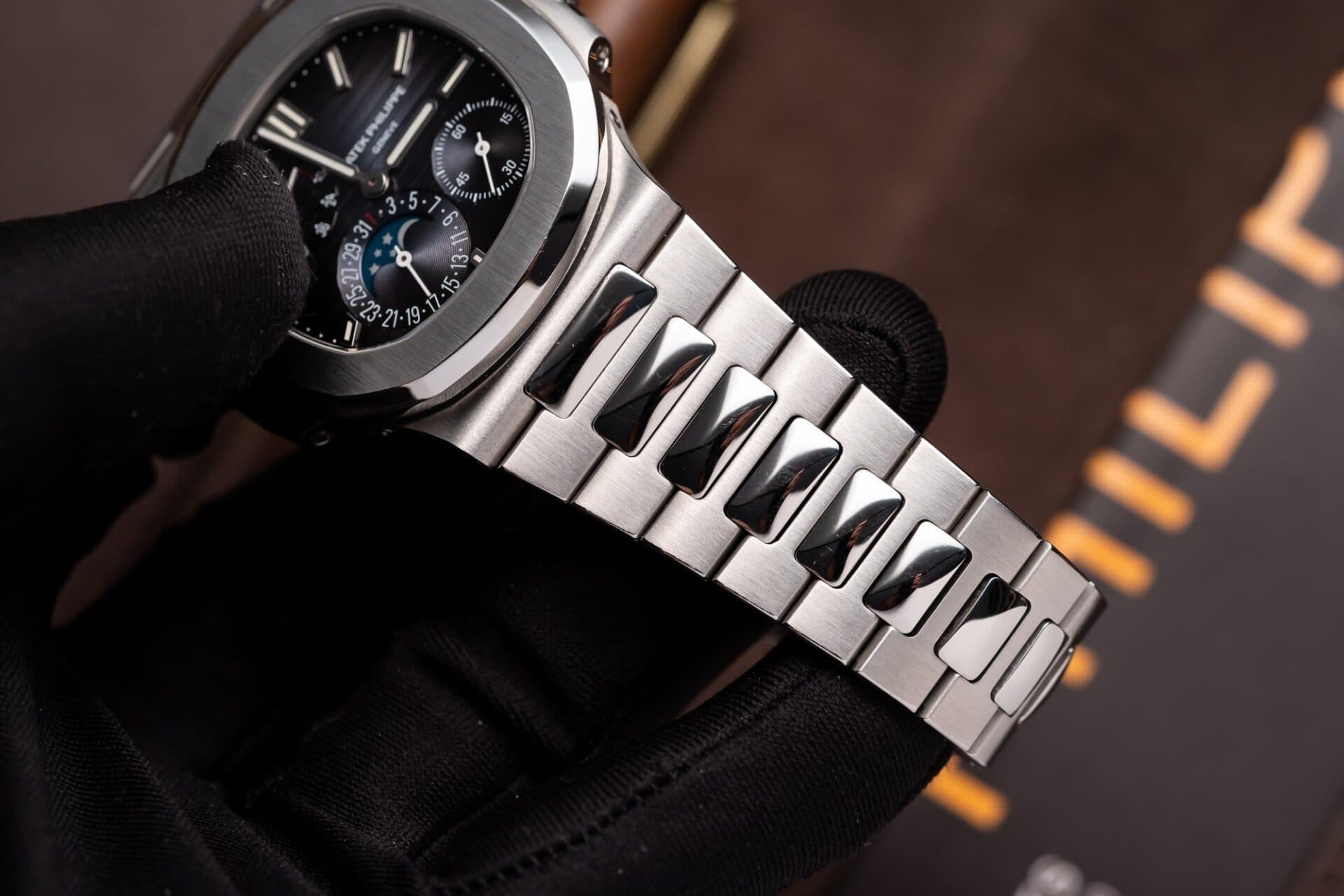Dong-Ho-Patek-Philippe-Nautilus-5712-Replica-11-PPF-V2-Full-Chuc-Nang-3-1