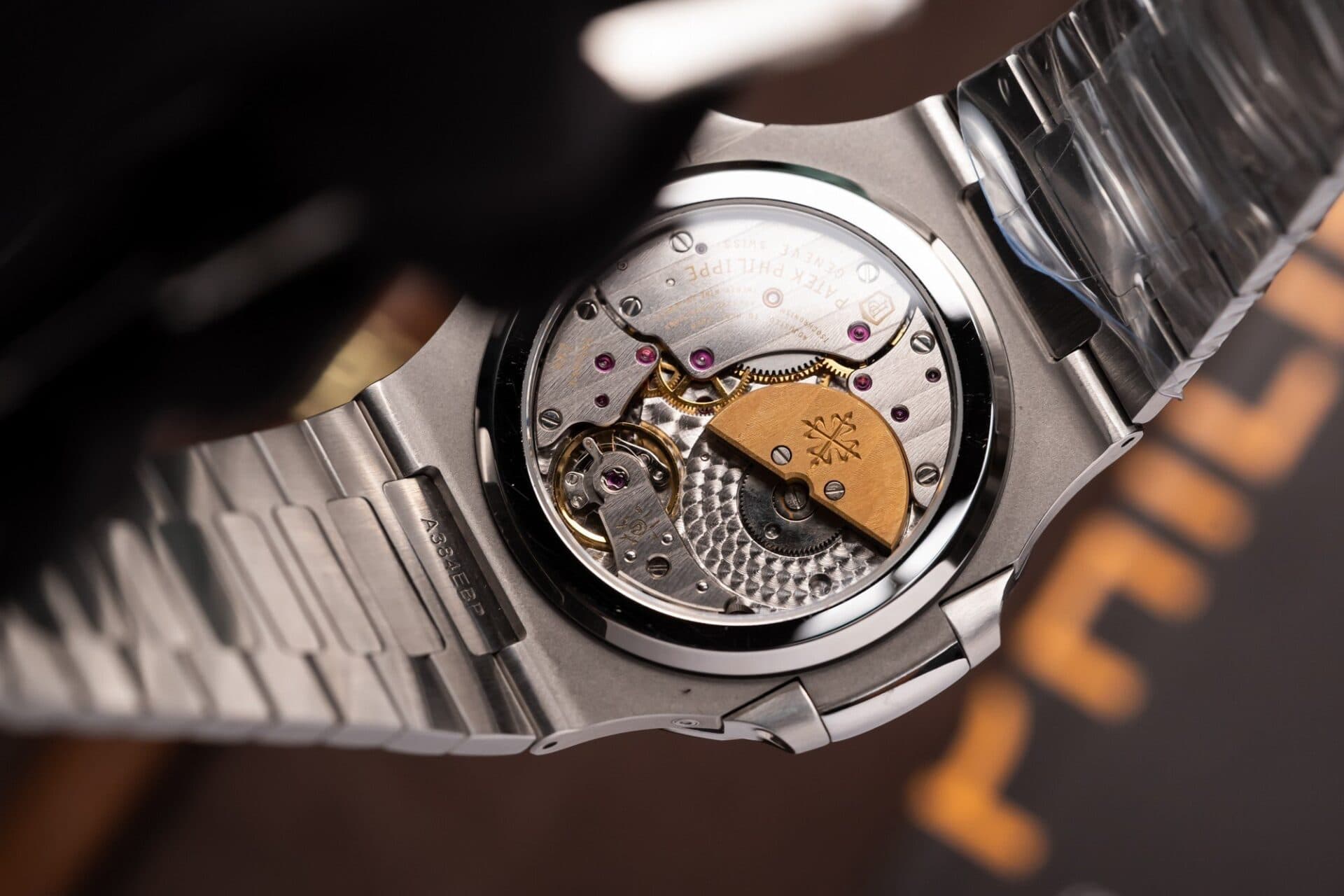 Dong-Ho-Patek-Philippe-Nautilus-5712-Replica-11-PPF-V2-Full-Chuc-Nang-6-1