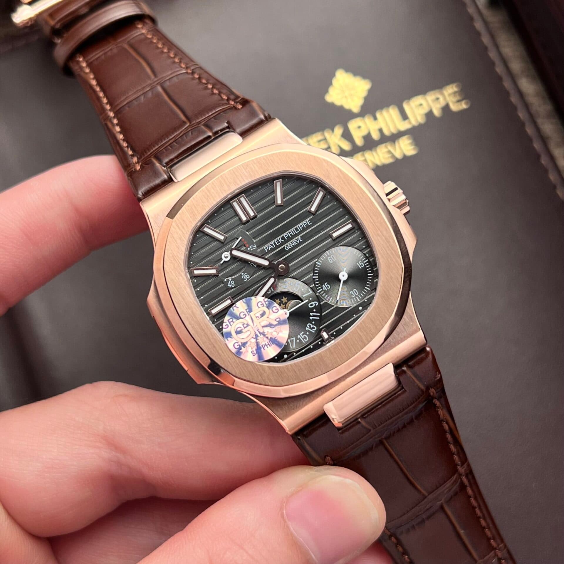 Dong-Ho-Patek-Philippe-Nautilus-5712R-Rep-11-Day-Da-GRF-2-scaled-1