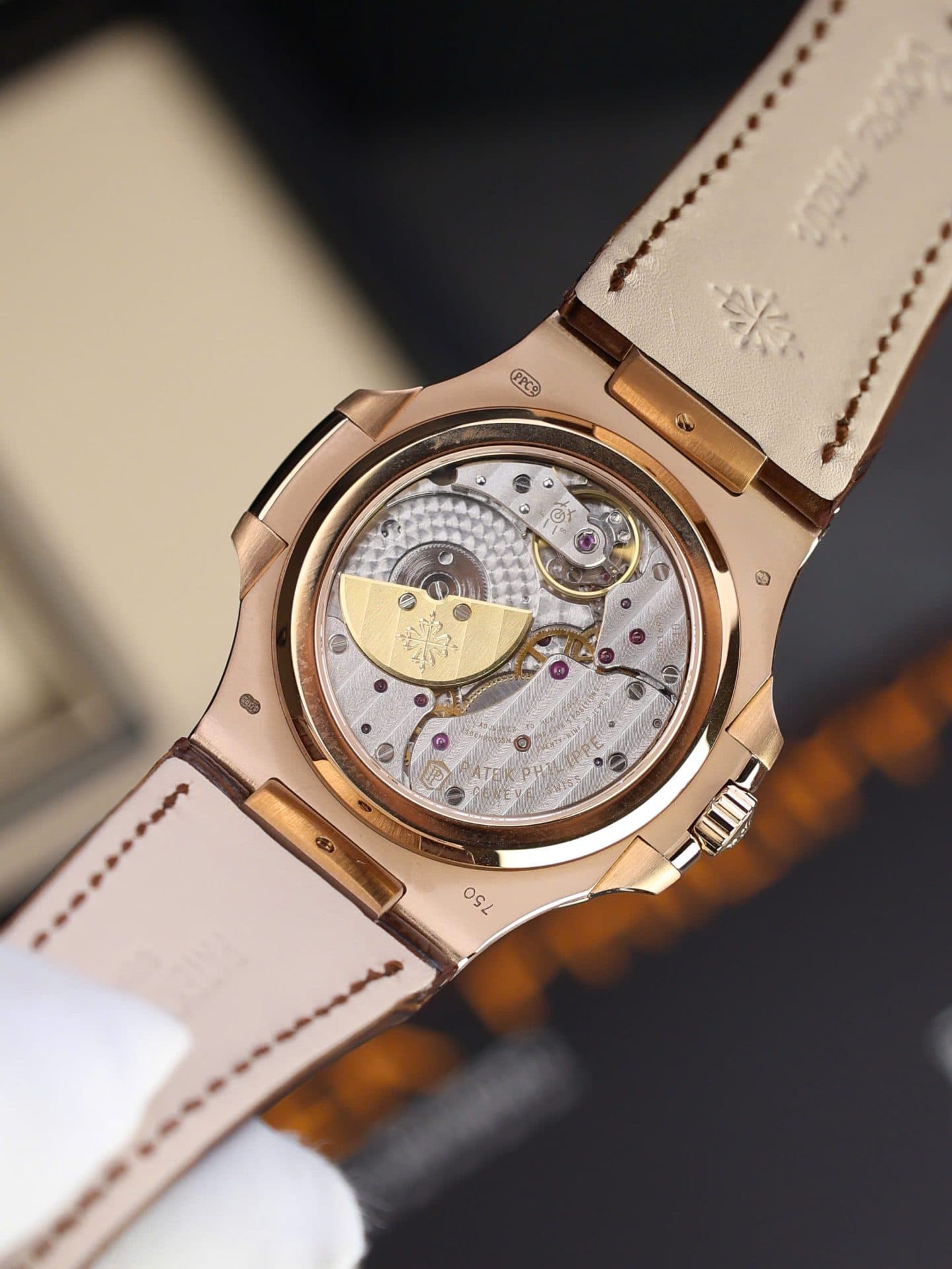 Dong-Ho-Patek-Philippe-Nautilus-5724-Rep-11-Ma-Vang-Hong-Chay-Full-Chuc-Nang-PPF-40mm-8-1