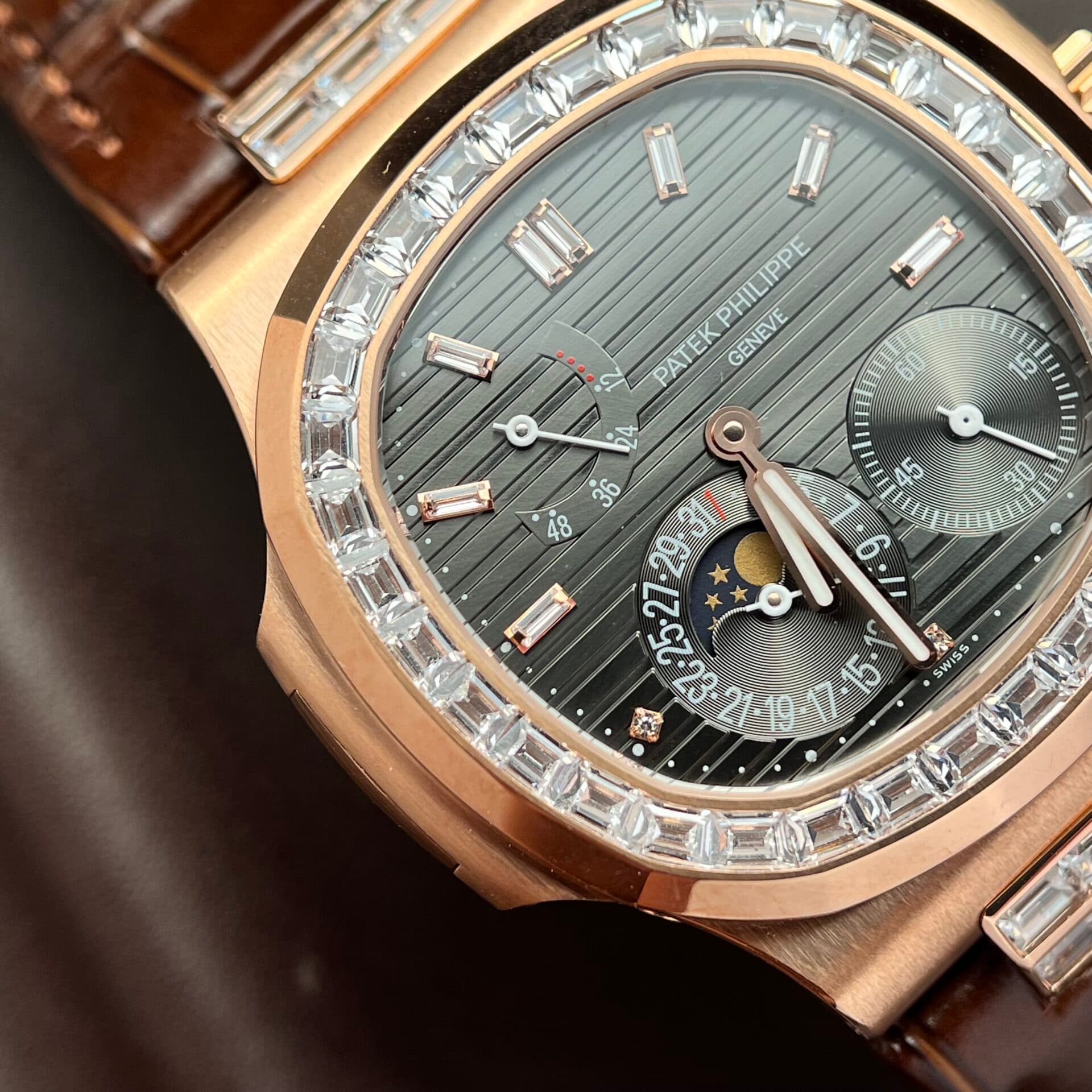 Dong-Ho-Patek-Philippe-Nautilus-5724R-Mat-So-Xam-Nha-May-GR-40mm-3-1