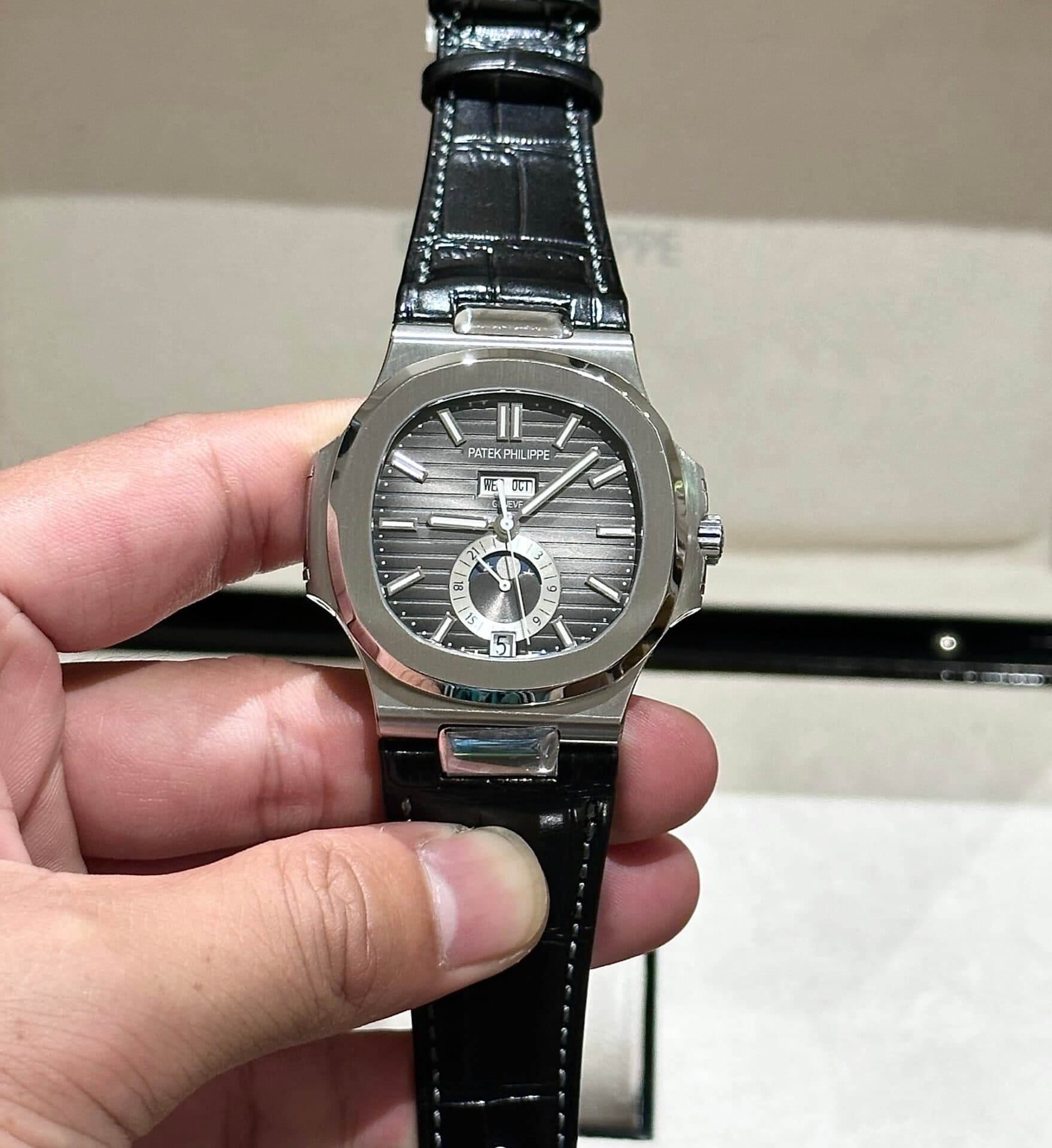 Dong-Ho-Patek-Philippe-Nautilus-5726G-PPF-Factory-40-1-1