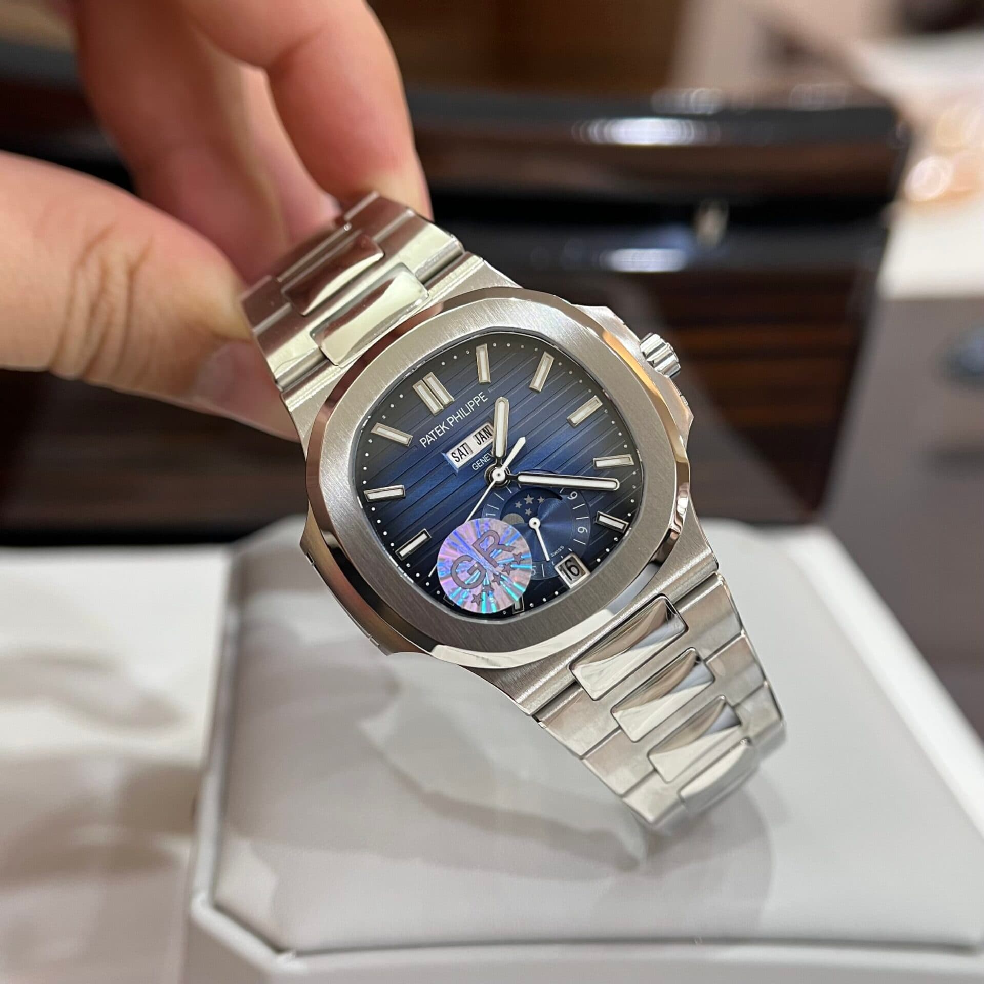 Dong-Ho-Patek-Philippe-Nautilus-5726G-Rep-11-Mat-Xanh-GRF-40-2-scaled-1