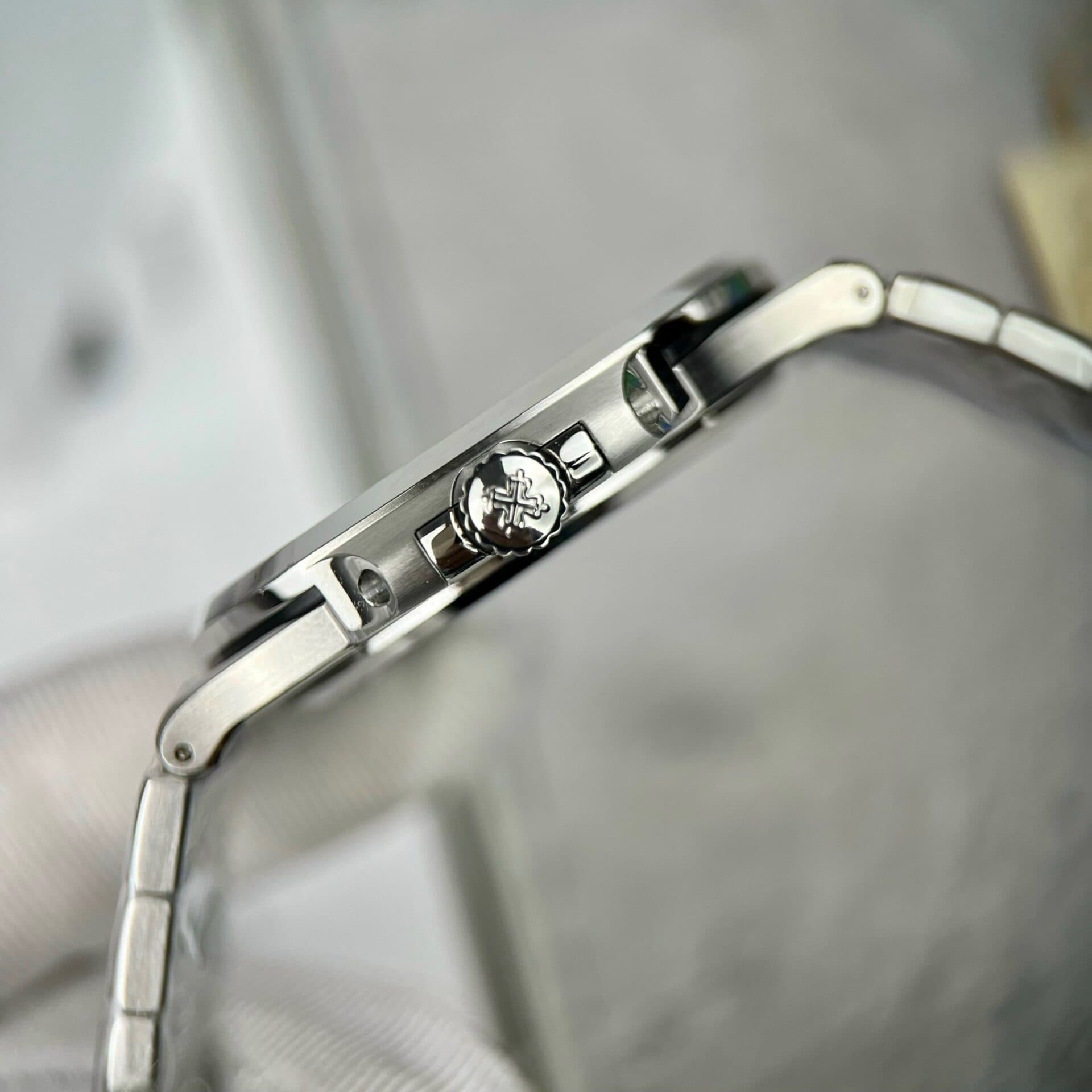 Dong-Ho-Patek-Philippe-Nautilus-5811-Replica-11-Nha-May-3K-1-1