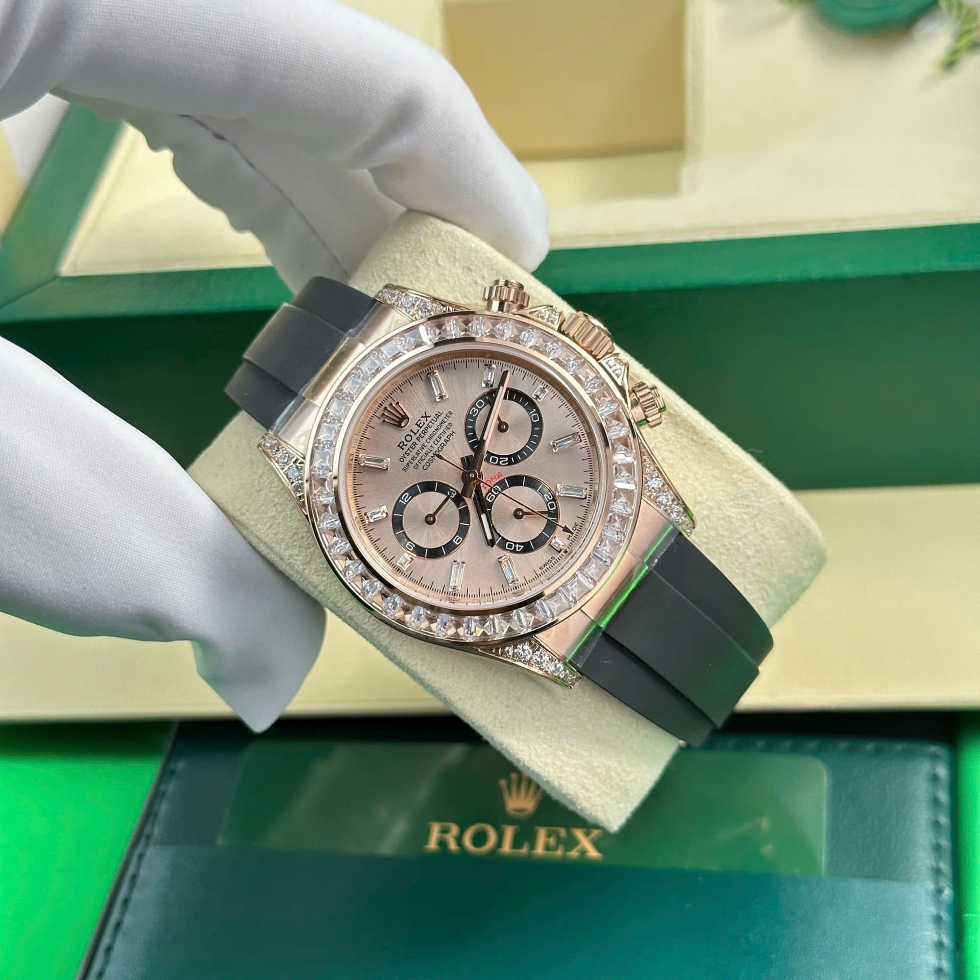 Dong-Ho-Rep-11-Rolex-Daytona-126535TBR-Mat-Sundust-Dinh-Da-Baguette-40mm-4-1