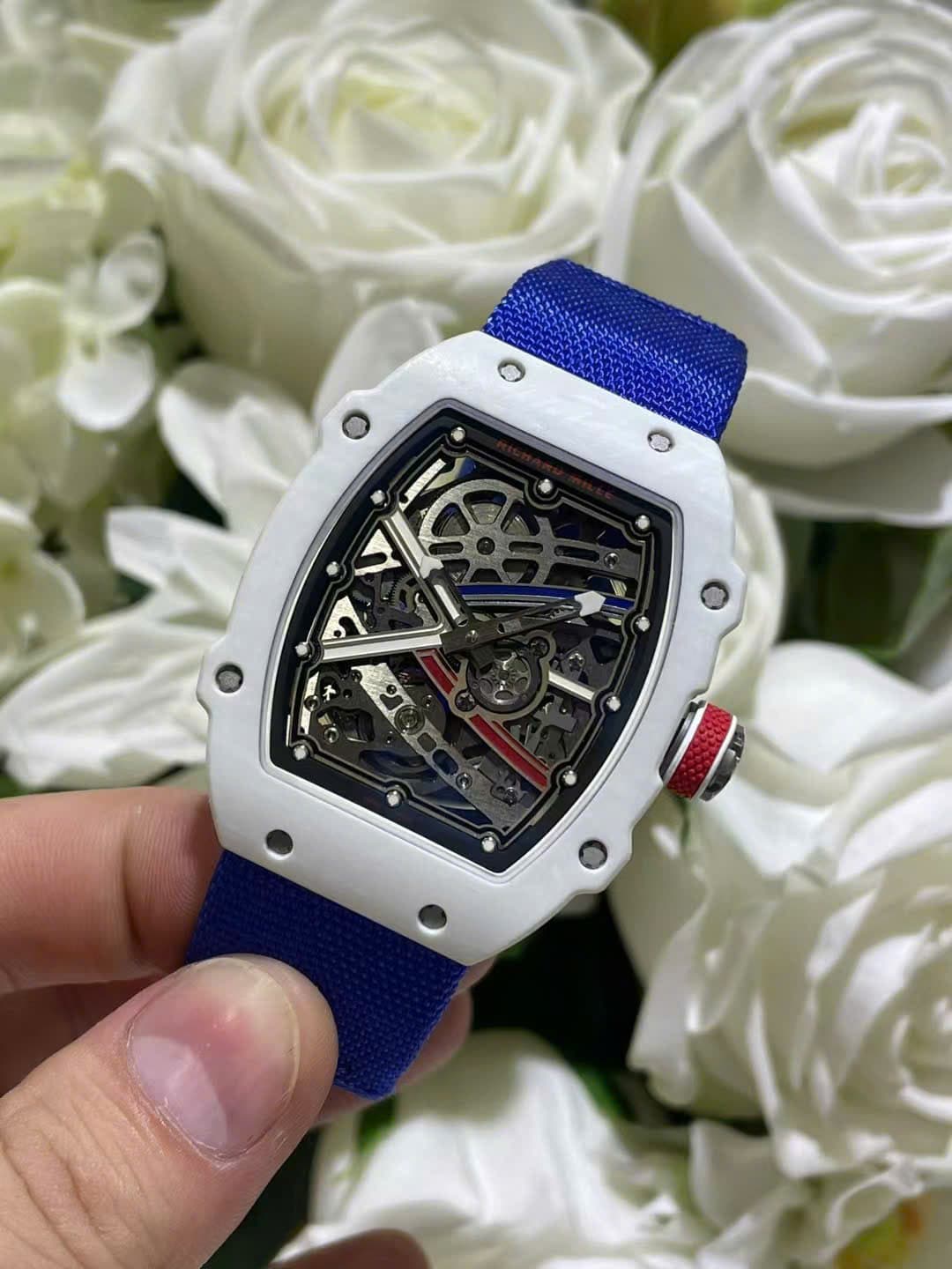 Dong-Ho-Richard-Mille-Che-Tac-RM67-02-Vo-Carbon-Mau-Trang-Sieu-Nhe-Trong-Luong-37-Grams-38.7Γ47-6-1