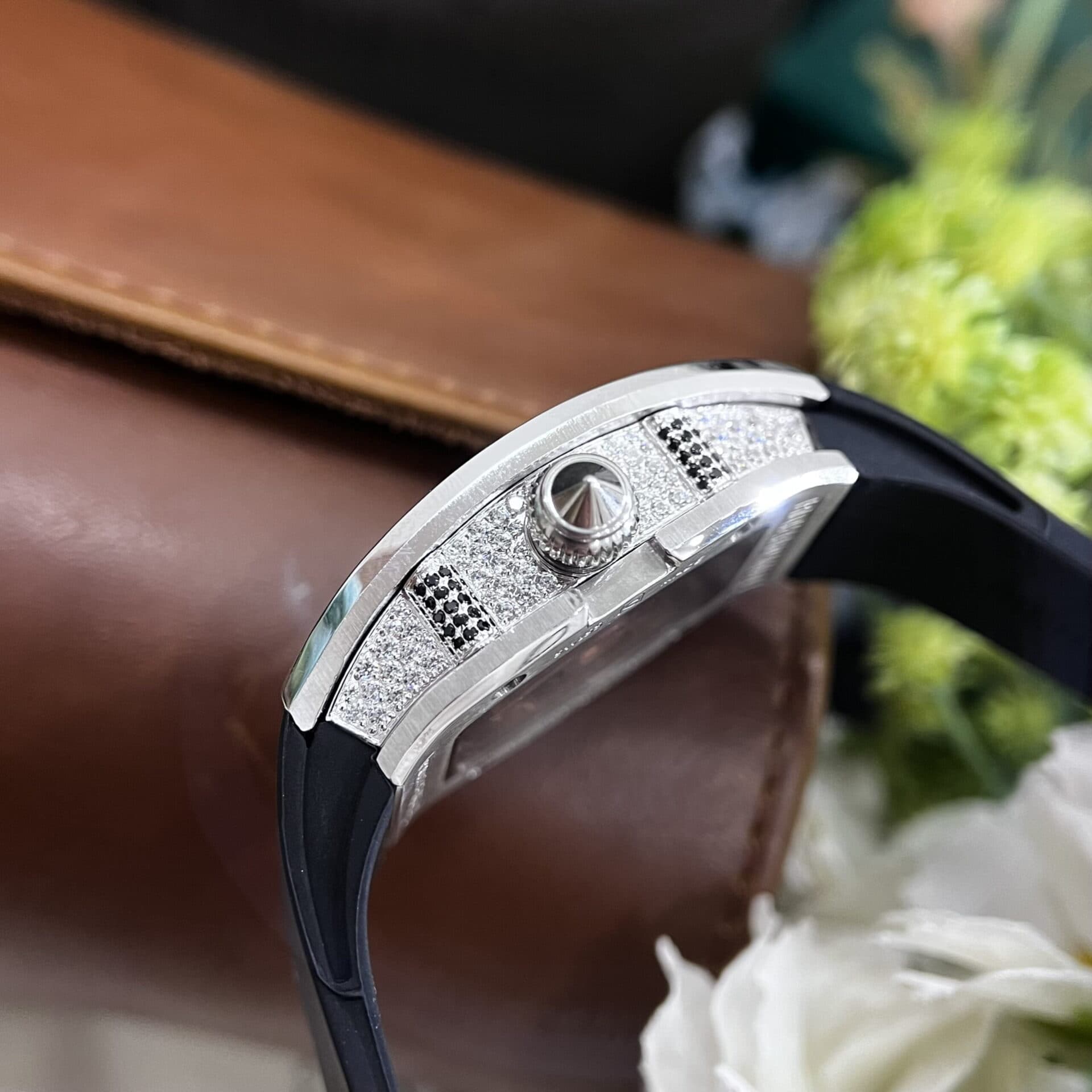 Dong-Ho-Richard-Mille-RM007-Rep-11-Nu-Day-Cao-Su-Dinh-Da-36mm-2-1