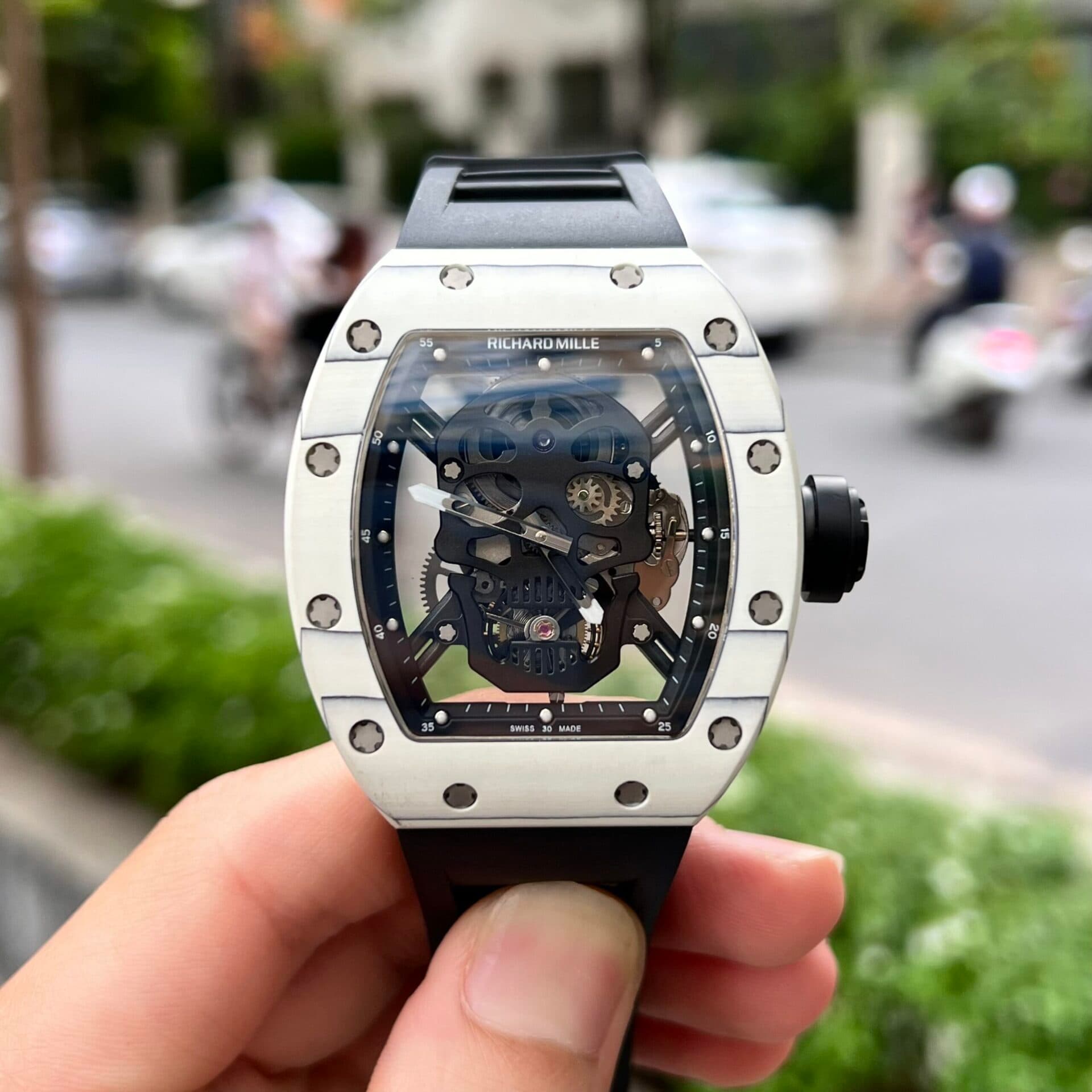 Dong-Ho-Richard-Mille-RM052-Tourbillon-Skull-Carbon-Rep-11-EUR-43mm-6-scaled-1