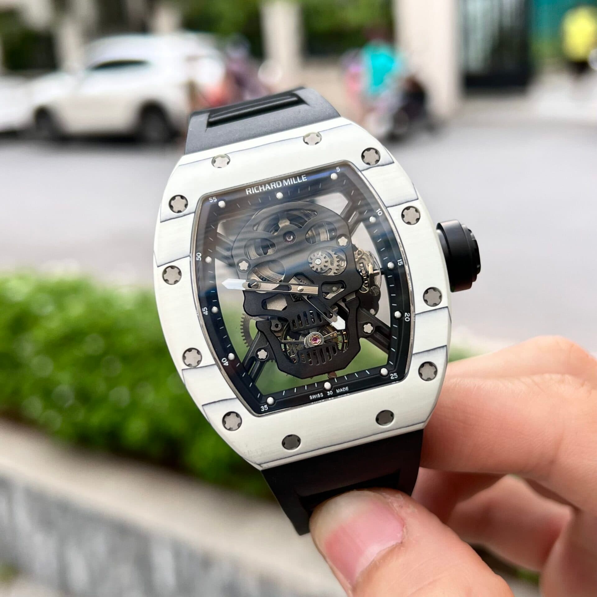 Dong-Ho-Richard-Mille-RM052-Tourbillon-Skull-Carbon-Rep-11-EUR-43mm-7-scaled-1