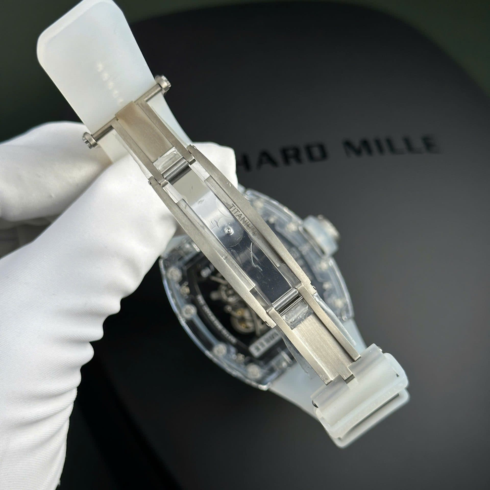 Dong-Ho-Richard-Mille-RM055-Sapphire-Crystal-Replica-11-Cao-Cap-45mm-9-1
