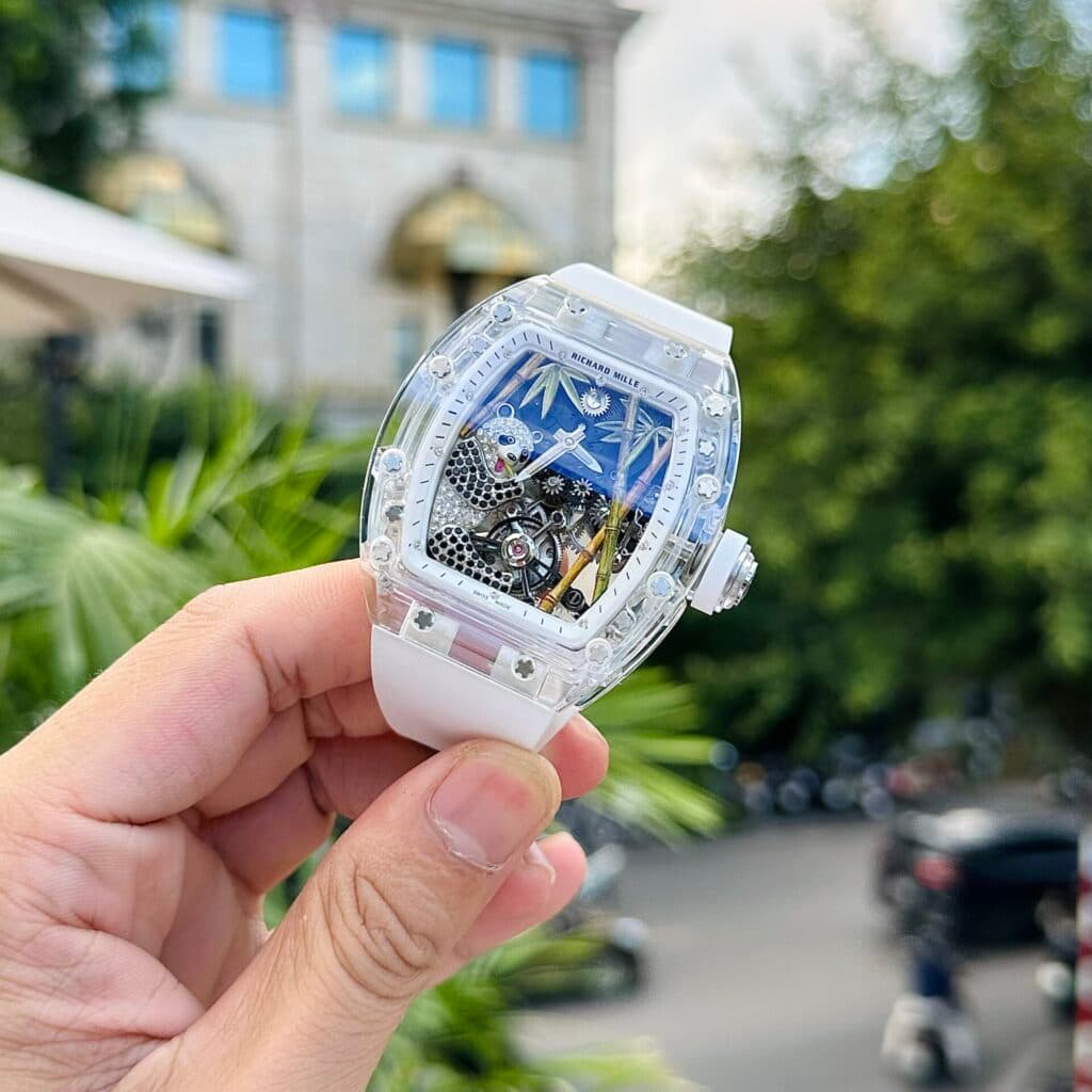 Dong-Ho-Richard-Mille-RM26-01-Tourbillon-Sapphire-Gau-Truc-43mm-1-1