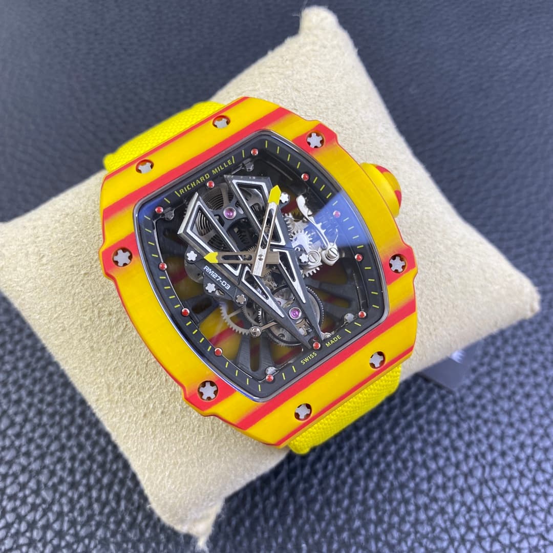 Dong-Ho-Richard-Mille-RM27-03-Tourbillon-Full-Carbon-Sieu-Nhe-44mm-3-1