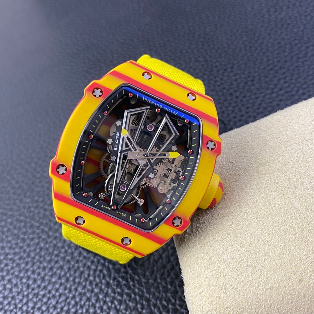 Dong-Ho-Richard-Mille-RM27-03-Tourbillon-Full-Carbon-Sieu-Nhe-44mm-6-1