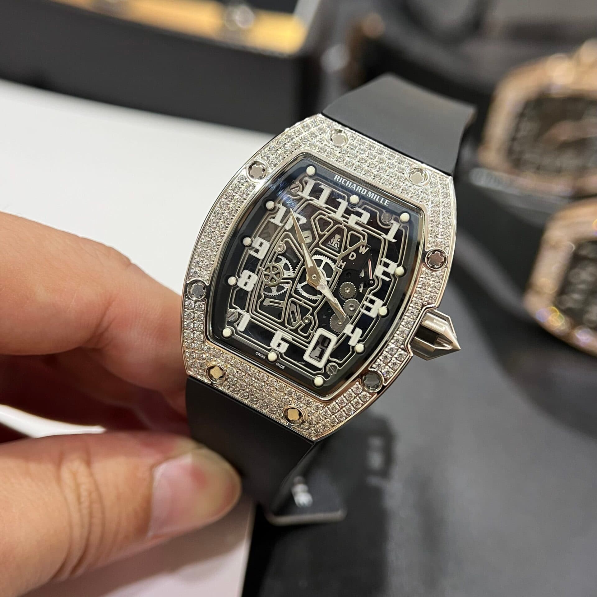 Dong-Ho-Richard-Mille-RM67-01-Replica-11-Dinh-Da-40mm-2-scaled-1
