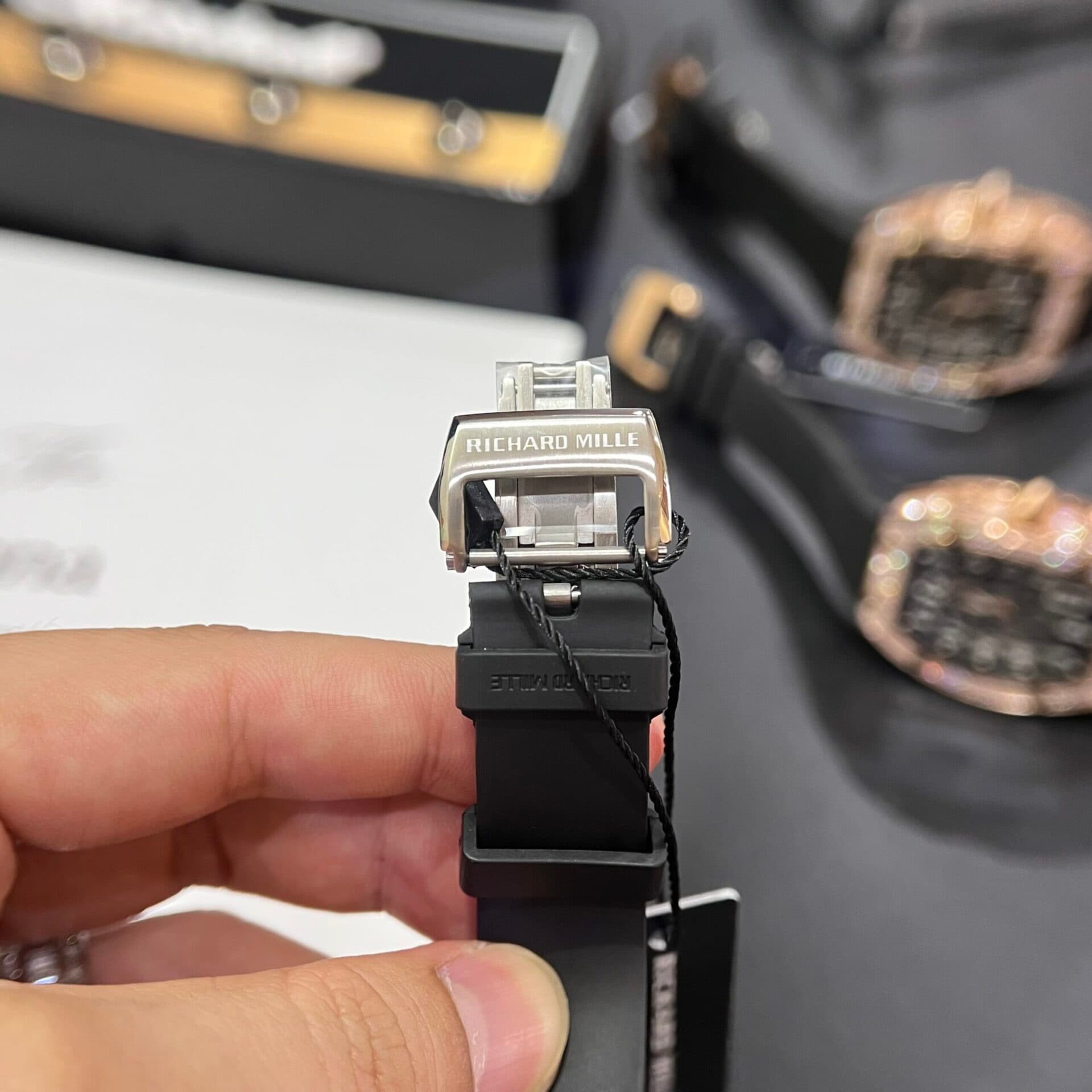Dong-Ho-Richard-Mille-RM67-01-Replica-11-Dinh-Da-40mm-5-scaled-1