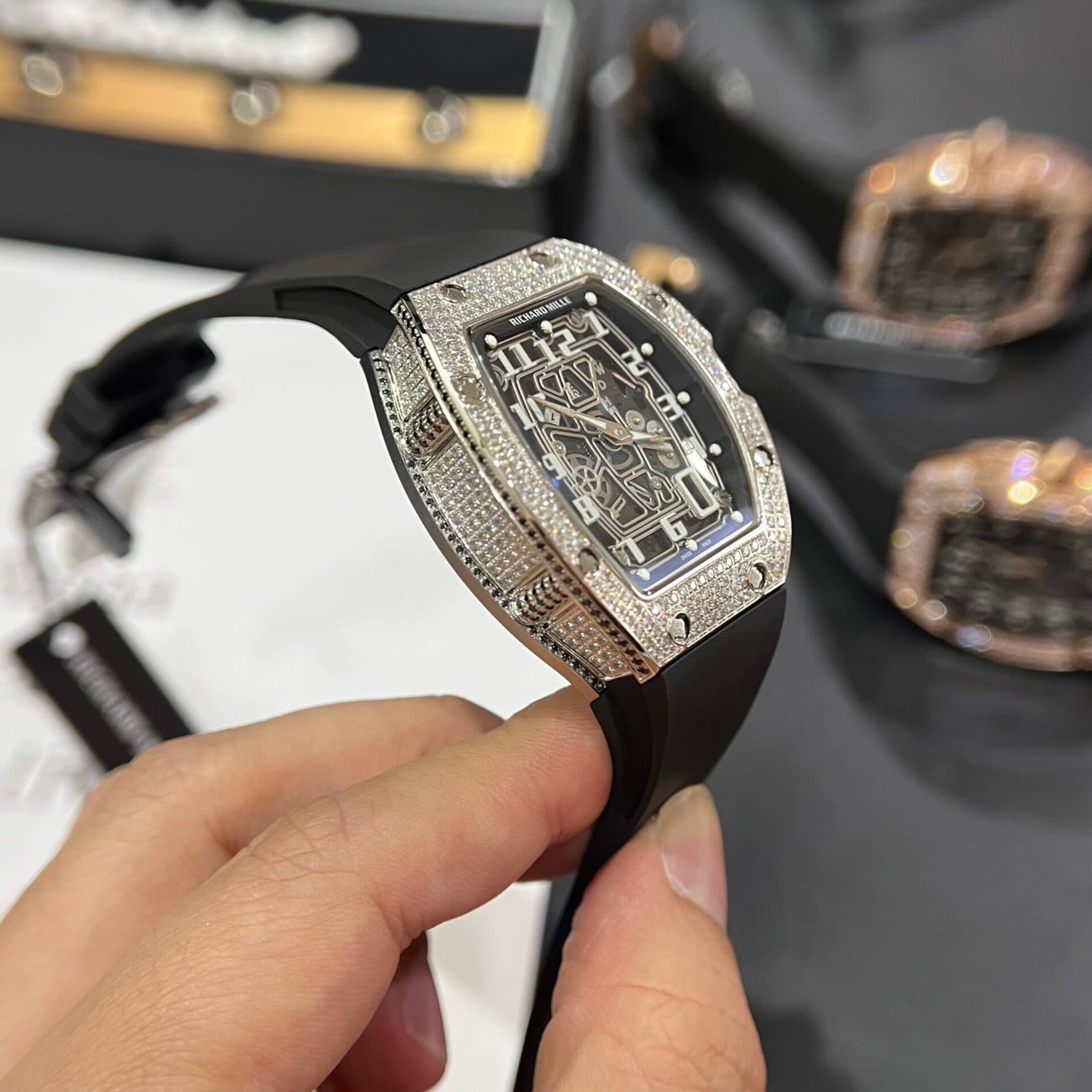 Dong-Ho-Richard-Mille-RM67-01-Replica-11-Dinh-Da-40mm-6-scaled-1