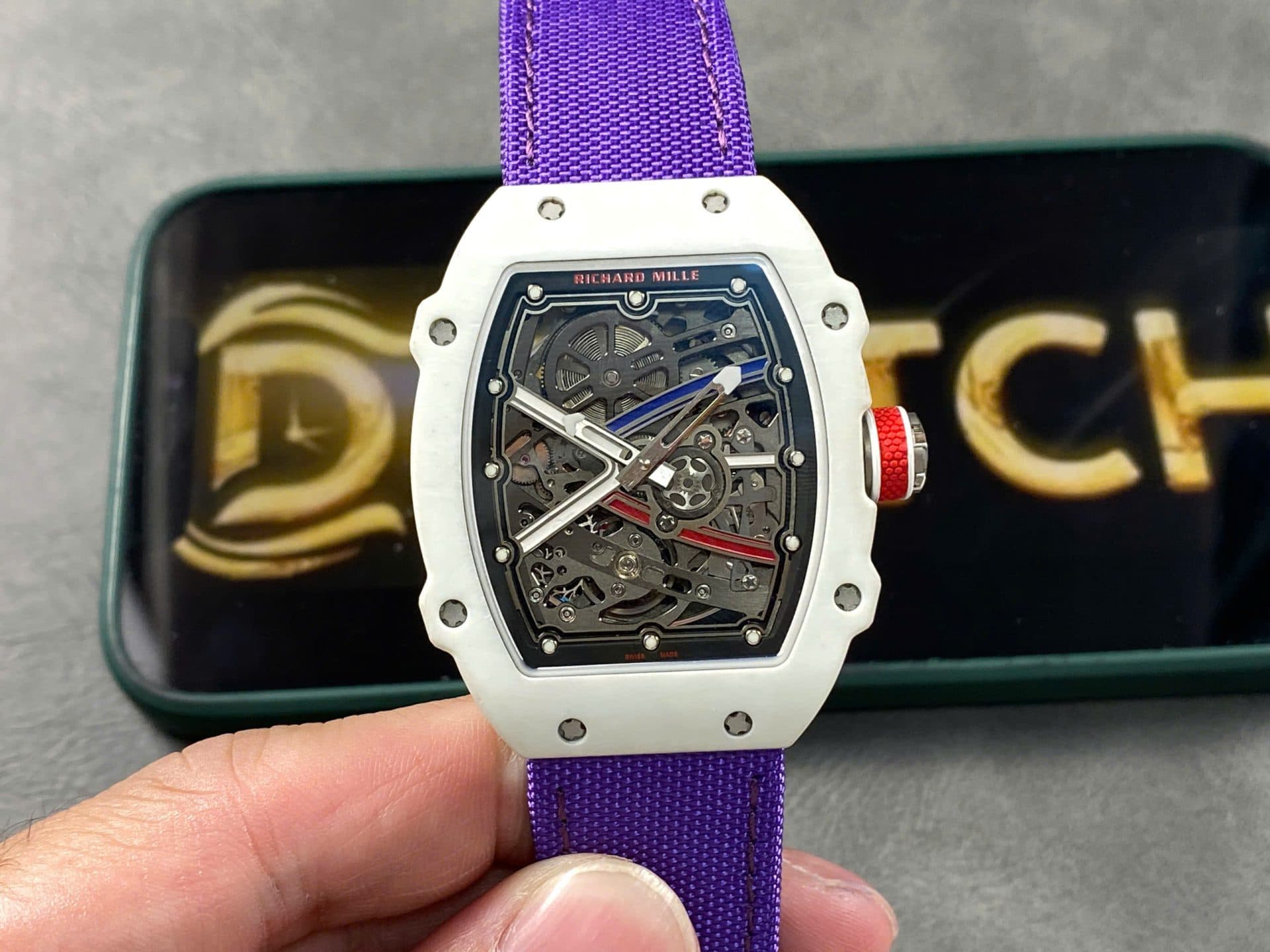 Dong-Ho-Richard-Mille-RM67-02-Che-Tac-Vo-Carbon-Trang-Sieu-Nhe-37-Grams-38.7Γ47-12-1