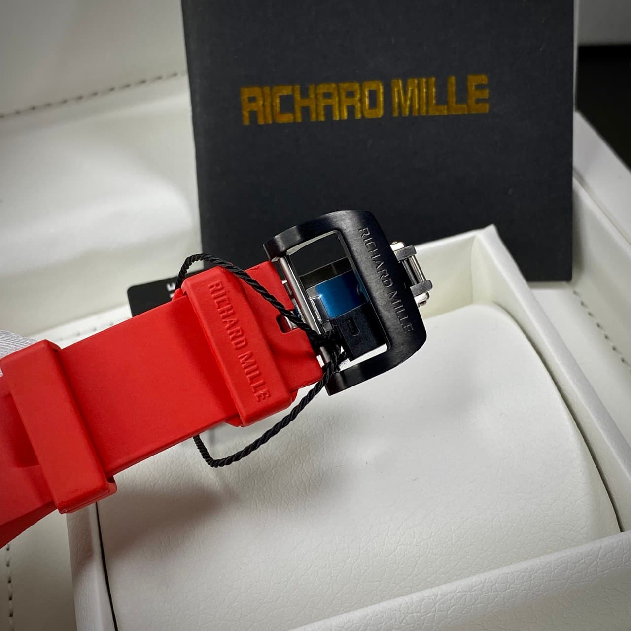 Dong-Ho-Richard-Mille-RM70-01-Replica-Cao-Cap-Vo-Carbon-45mm-5-1