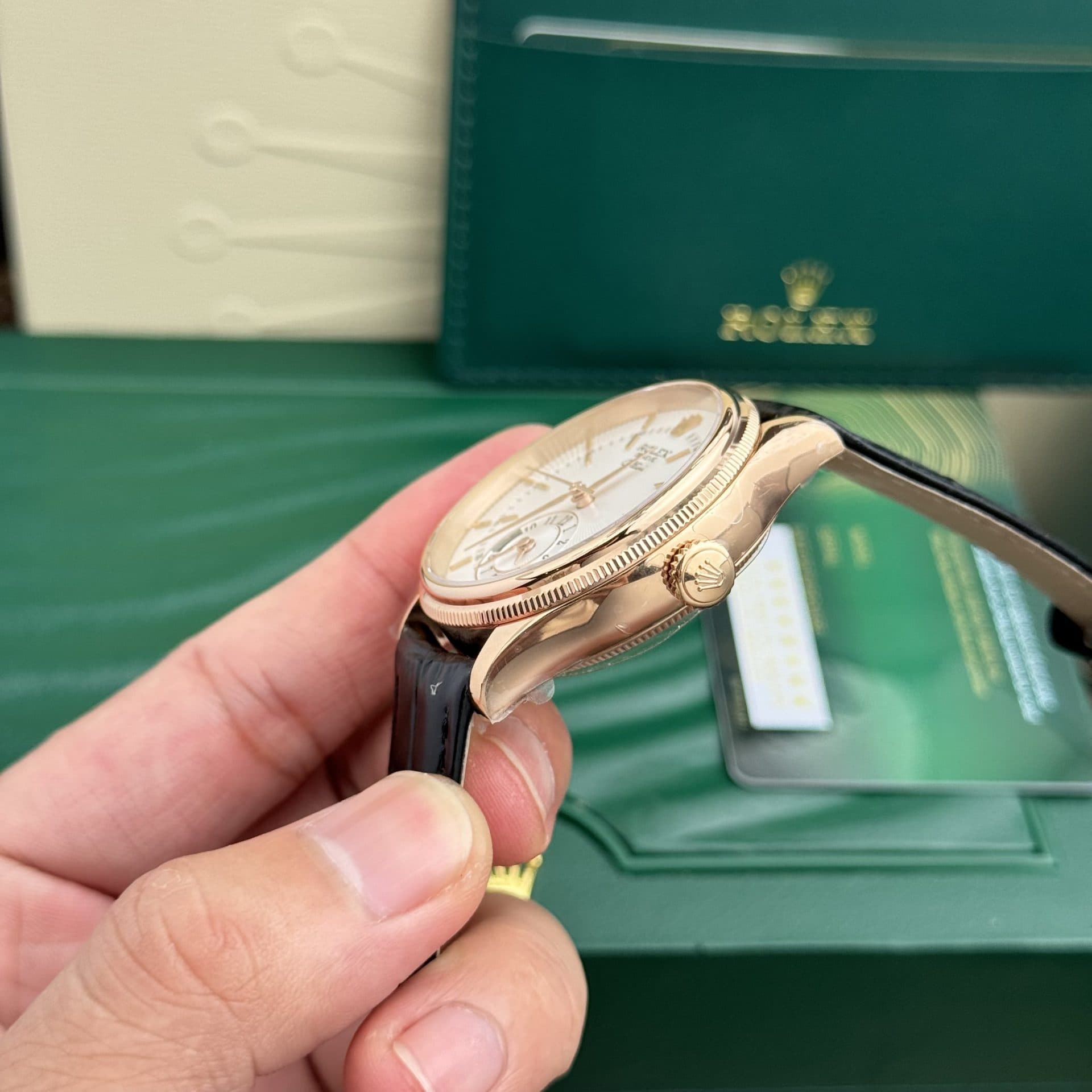 Dong-Ho-Rolex-Cellini-50525-Che-Tac-Mat-Trang-Day-Da-Nam-39mm-2-1