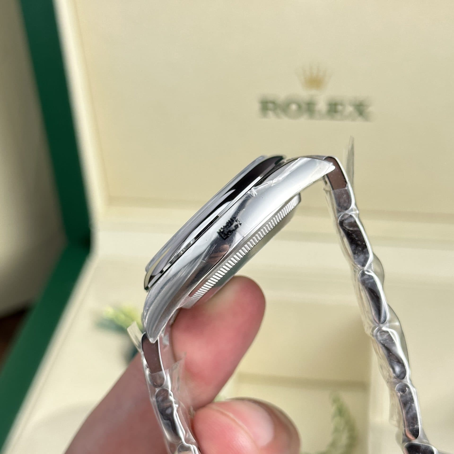 Dong-Ho-Rolex-Che-Tac-Oyster-Perpetual-2