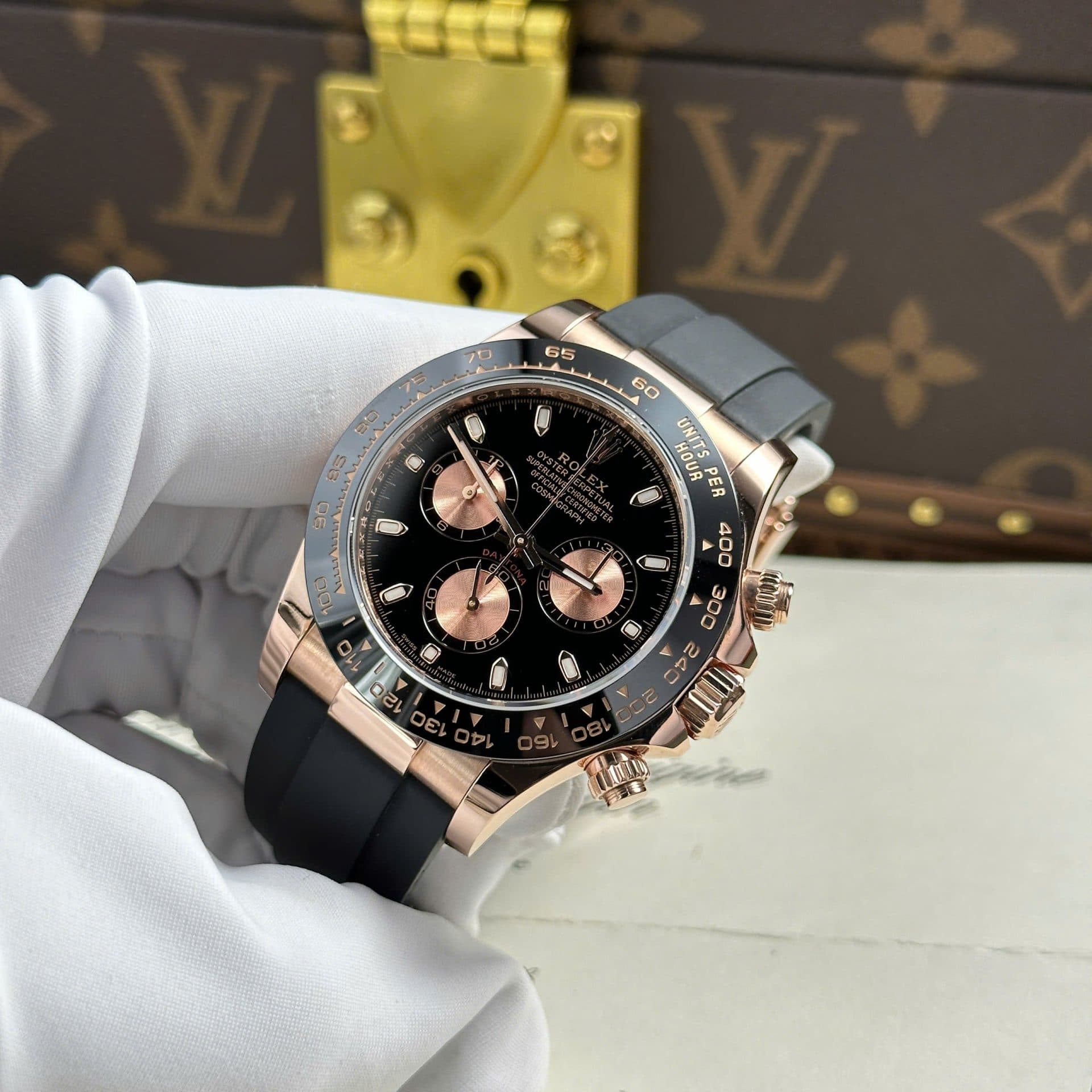 Dong-Ho-Rolex-Cosmograph-Daytona-116515LN-Replica-11-Boc-Vang-That-Mat-Den-40mm-3-1