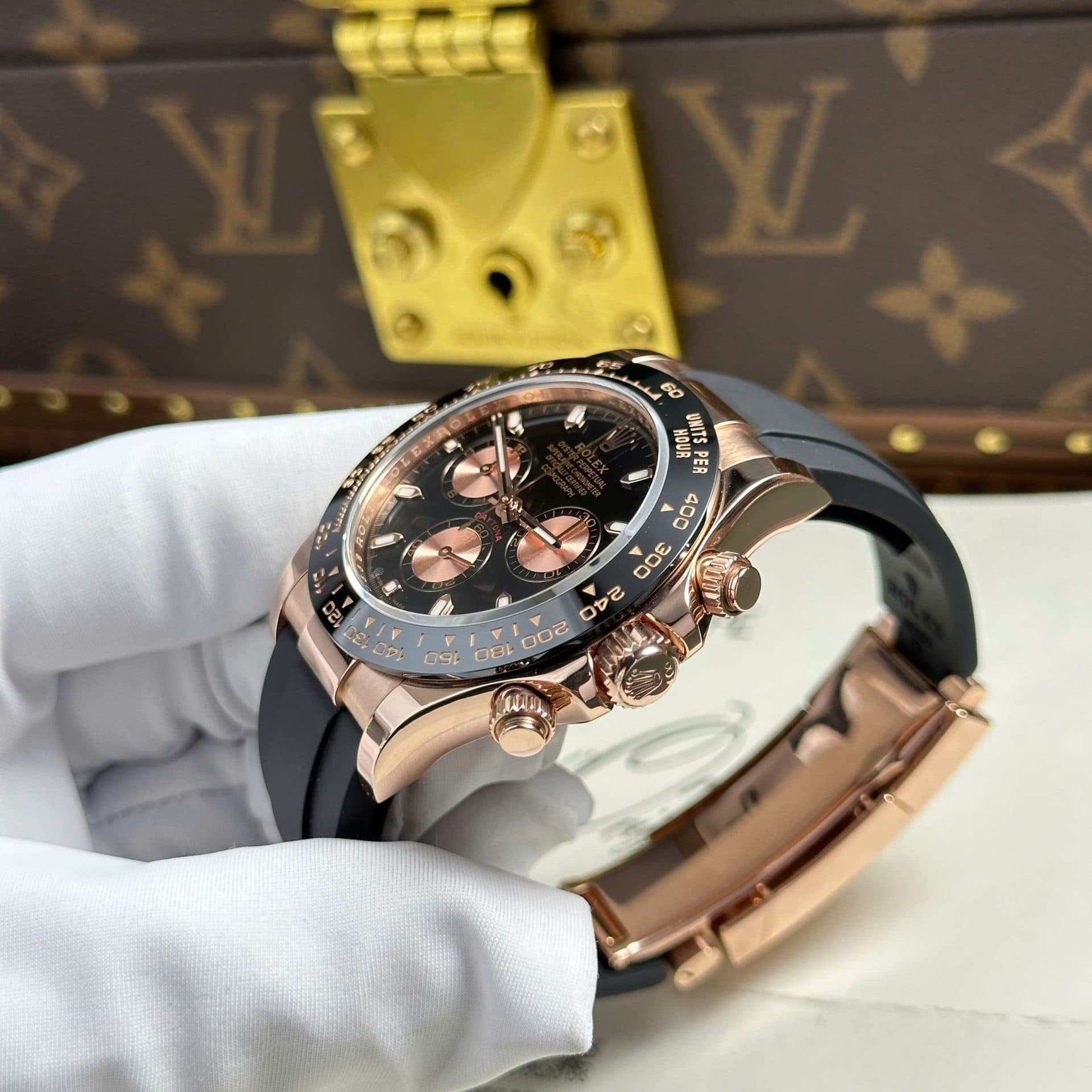 Dong-Ho-Rolex-Cosmograph-Daytona-116515LN-Replica-11-Boc-Vang-That-Mat-Den-40mm-4-1