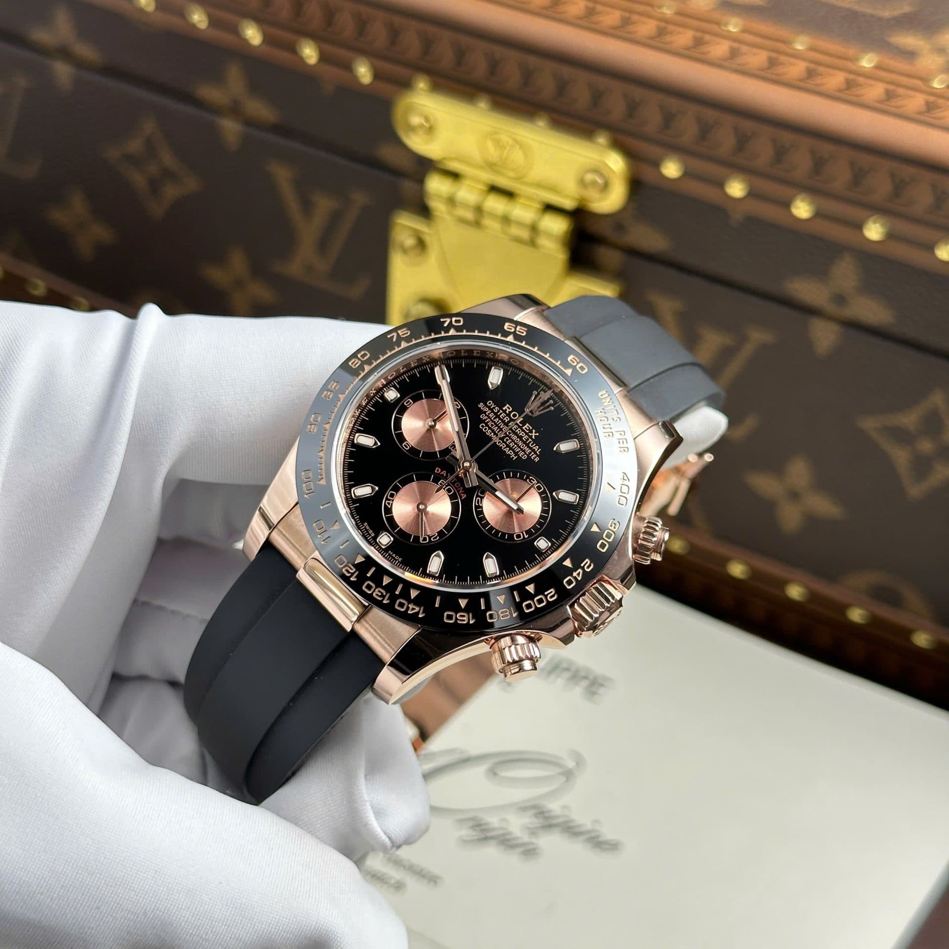 Dong-Ho-Rolex-Cosmograph-Daytona-116515LN-Replica-11-Boc-Vang-That-Mat-Den-40mm-7-1