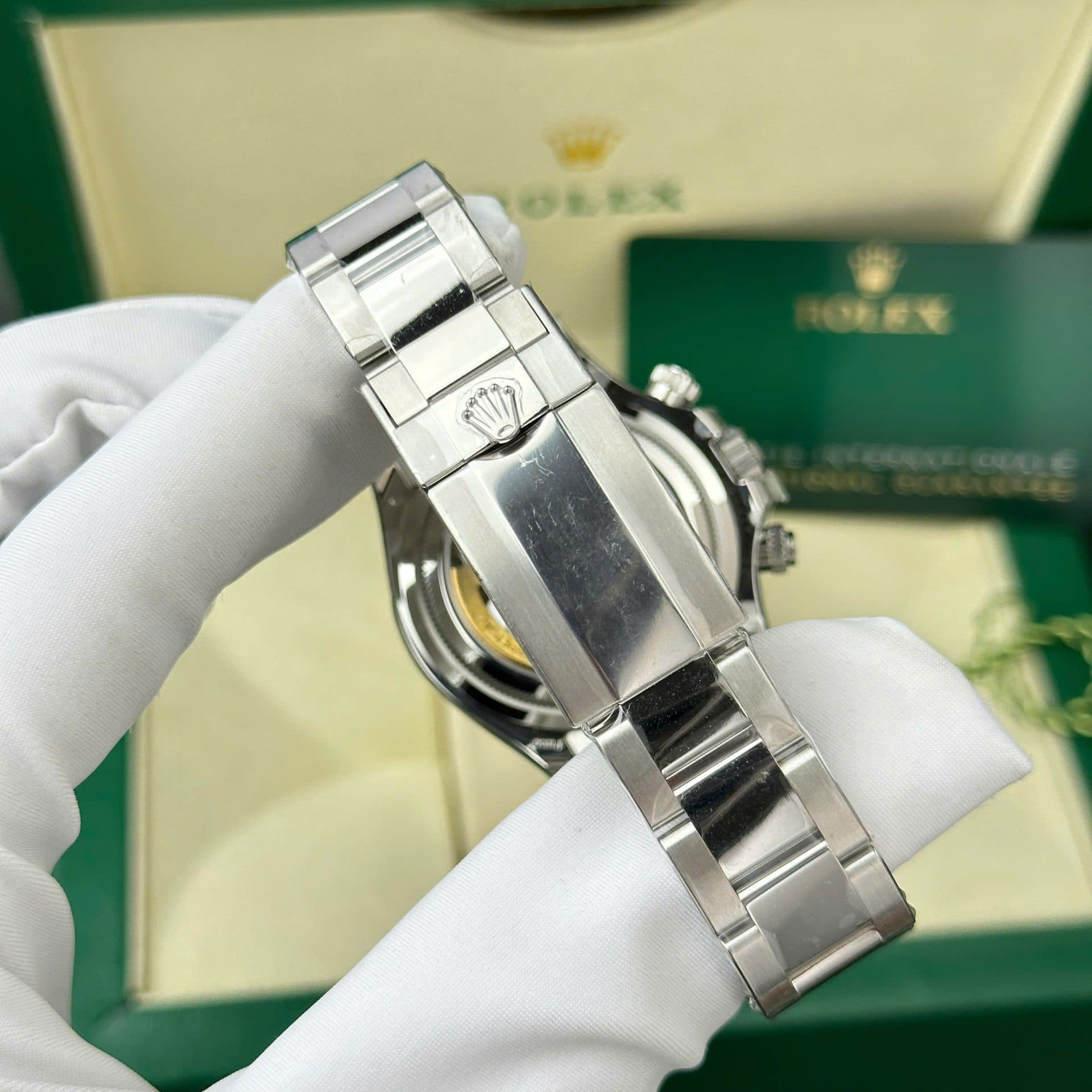 Dong-Ho-Rolex-Cosmograph-Daytona-126506-Mat-Xanh-Bang-Coc-So-Da-Quang-Nha-May-Clean-40mm-2-1