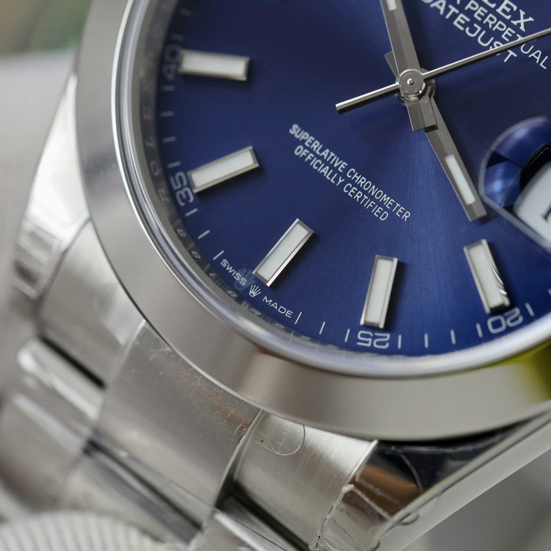Dong-Ho-Rolex-DateJust-126300-Rep-11-Mat-So-Xanh-Duong-Nha-May-VS-41mm-4-1