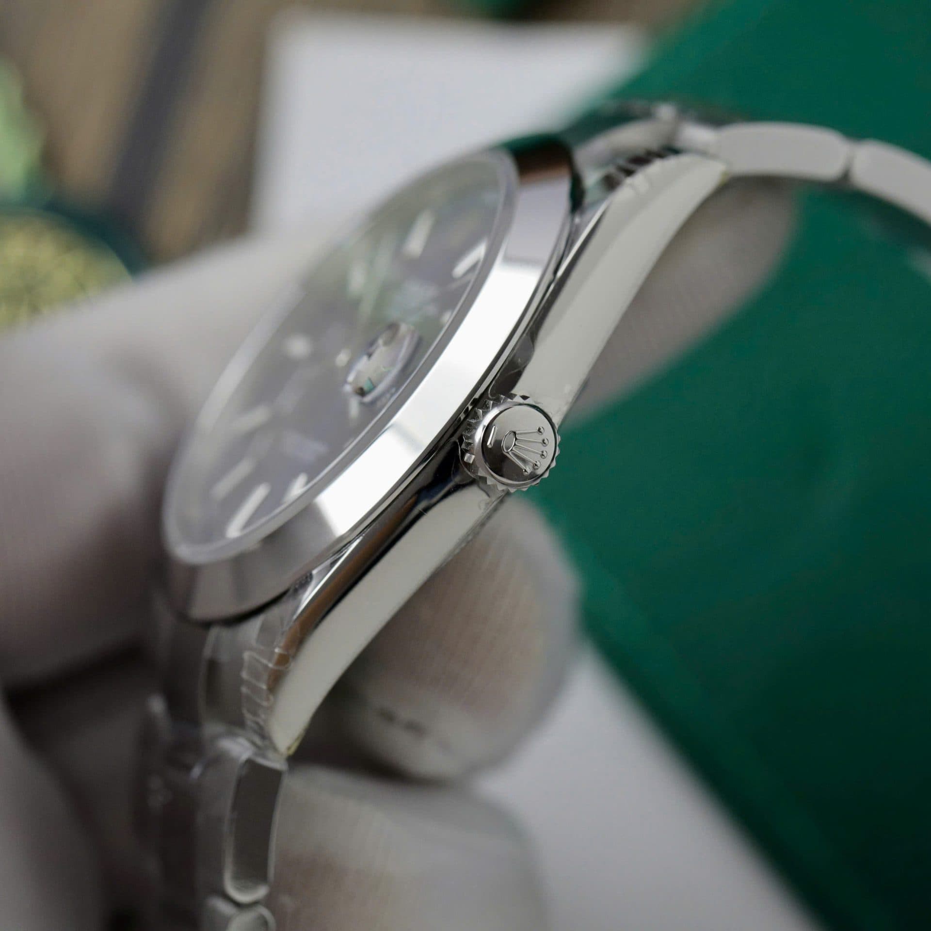 Dong-Ho-Rolex-DateJust-126300-Rep-11-Mat-So-Xanh-Duong-Nha-May-VS-41mm-7-1
