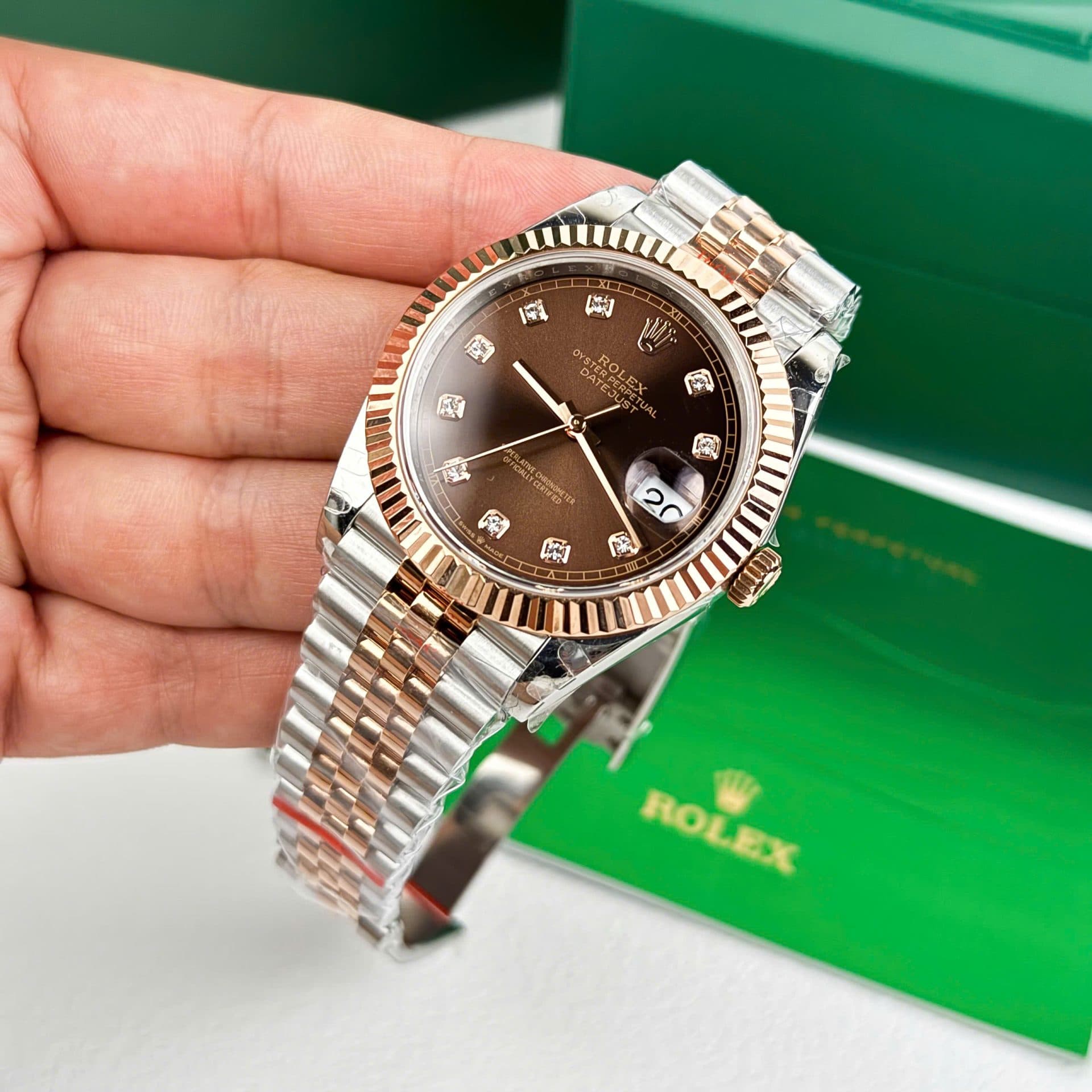 Dong-Ho-Rolex-DateJust-126331-Replica-11-Mat-Chocolate-Coc-So-Dinh-Da-41mm-8-1