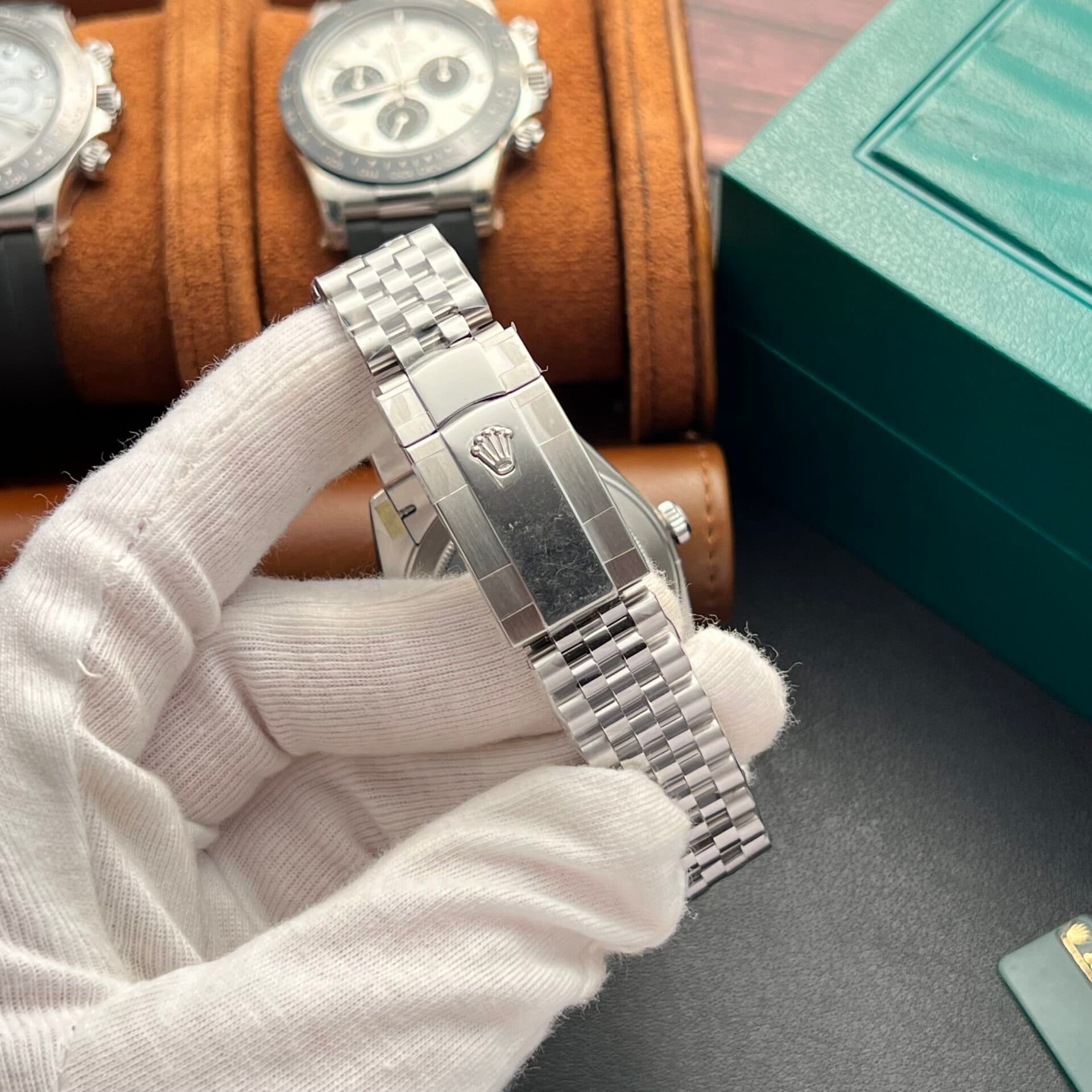 Dong-Ho-Rolex-DateJust-126334-Mat-Nep-Gap-Mau-Xanh-Duong-Clean-41mm-1-3