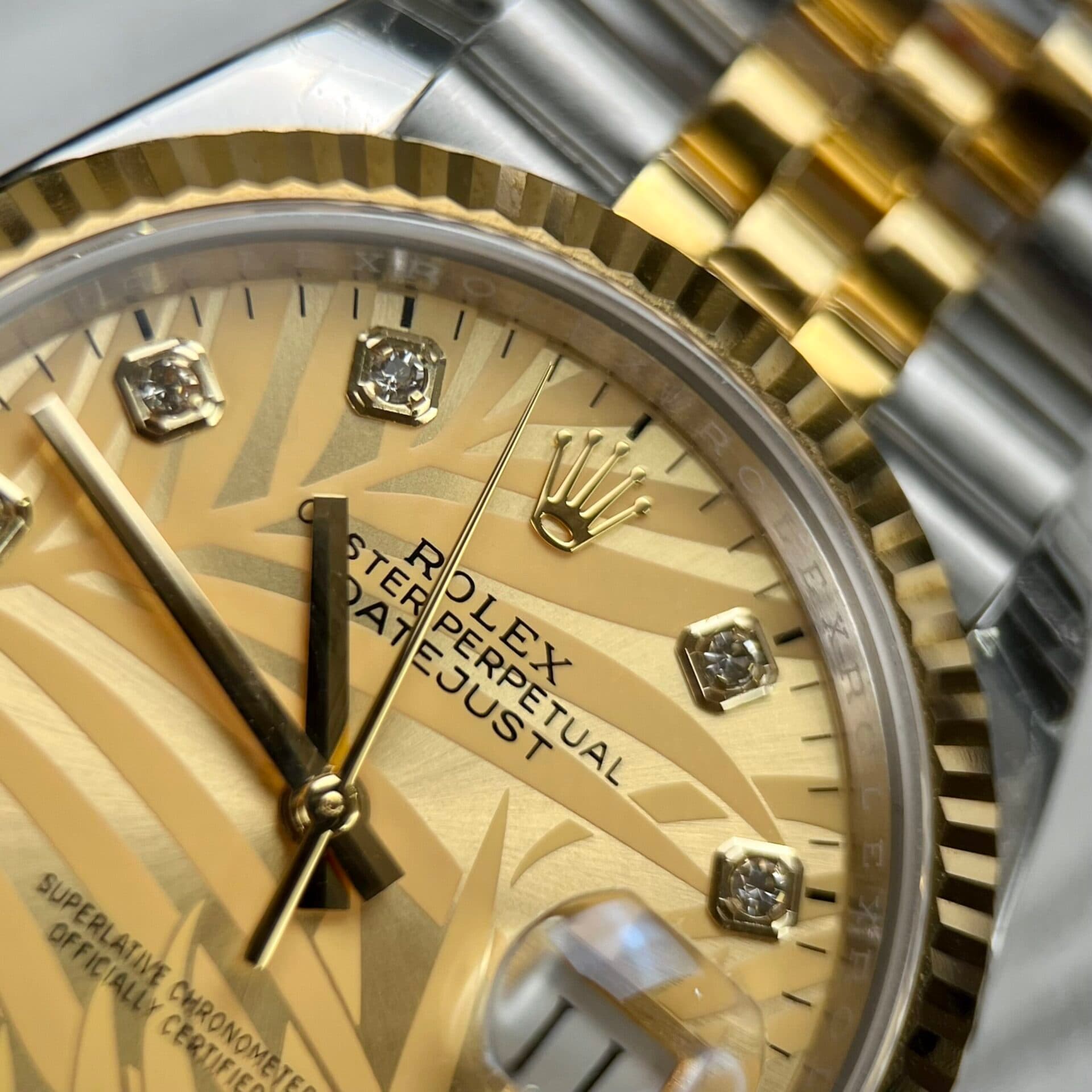 Dong-Ho-Rolex-DateJust-Mat-La-Co-Demi-Gold-Fake-11-EW-36-41mm-2-scaled-1