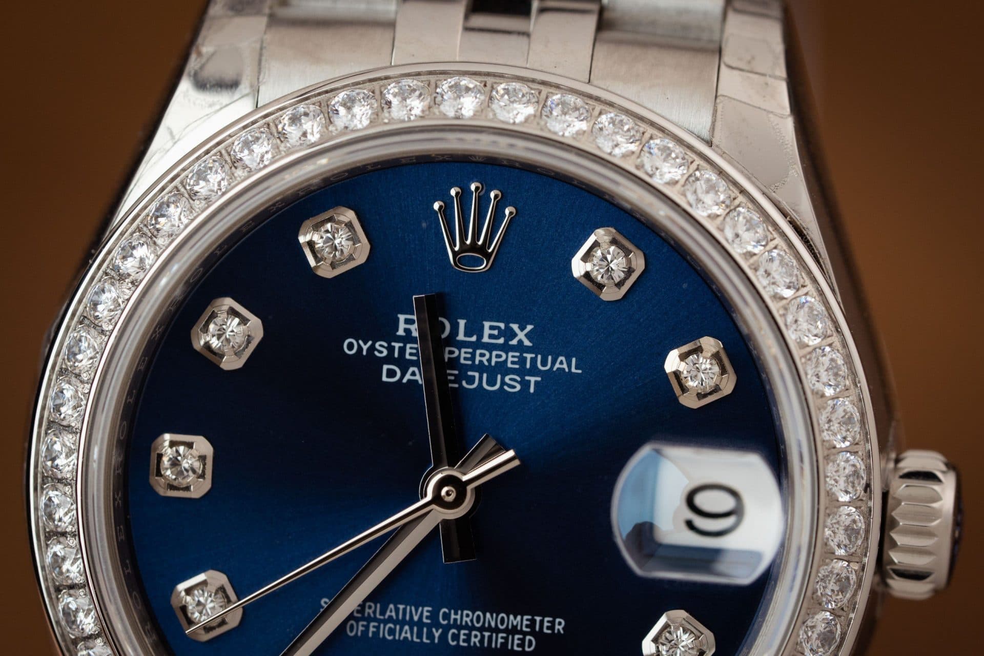 Dong-Ho-Rolex-DateJust-Nu-Dinh-Da-Mat-Xanh-Blue-May-Thuy-Sy-7-1