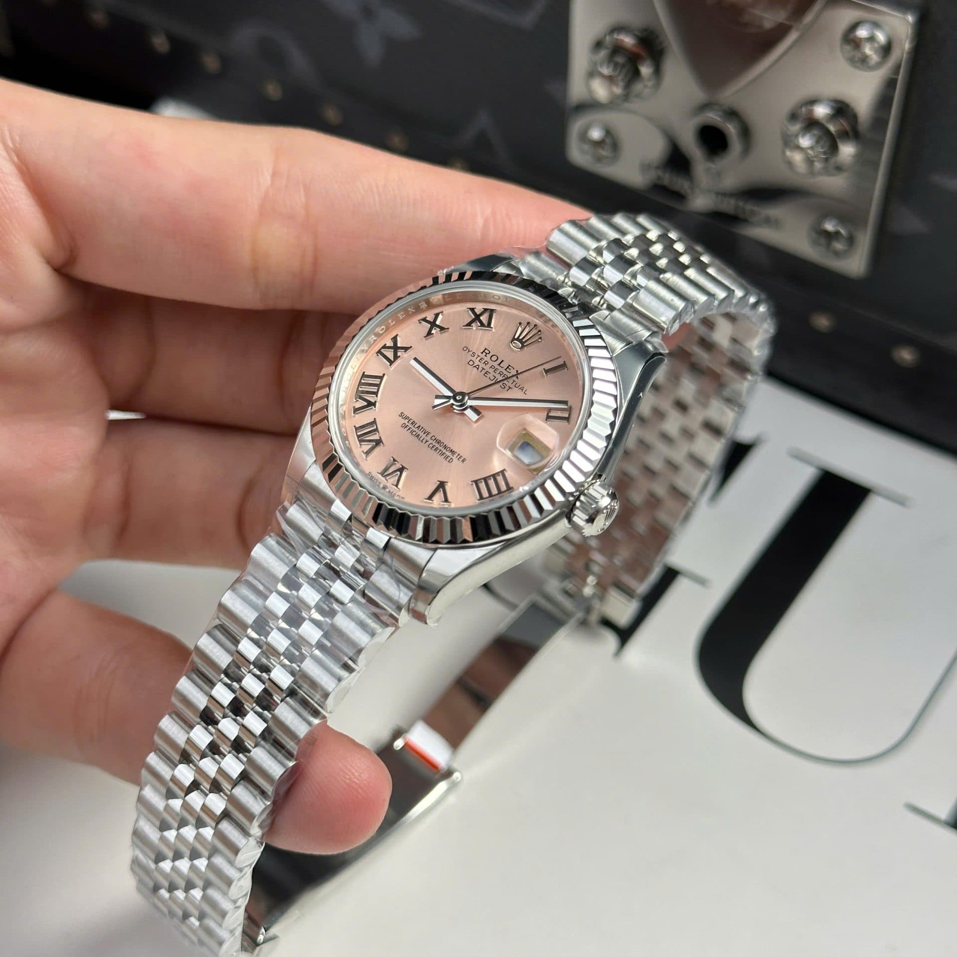 Dong-Ho-Rolex-DateJust-Rep-11-Cao-Cap-Mat-Hong-Coc-So-La-Ma-Xuong-THB-31mm-4-1
