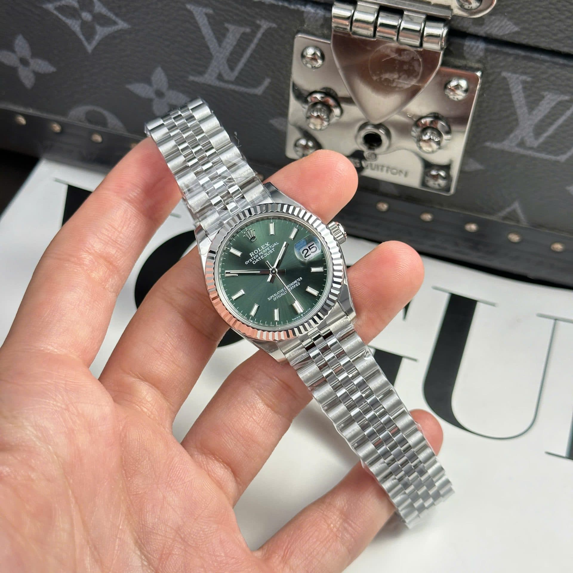 Dong-Ho-Rolex-DateJust-Replica-1-1-Mat-Xanh-La-Cay-Nha-May-THB-31mm-1-1