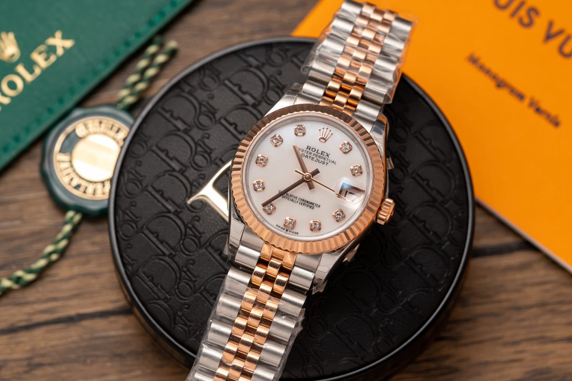 Dong-Ho-Rolex-DateJust-Replica-11-Nu-Demi-Mat-So-Trang-31mm-4-1