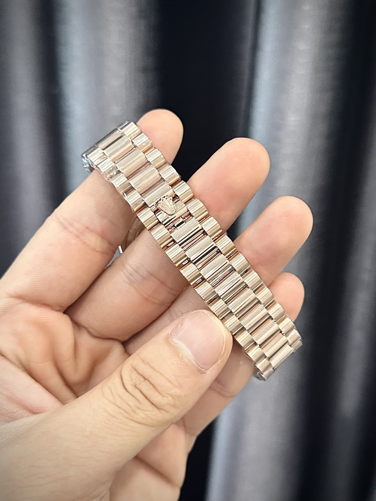 Dong-Ho-Rolex-Day-Date-128235-Boc-Vang-18K-Dinh-Moissanite-Mat-So-Da-Turquoise-36mm-1-1