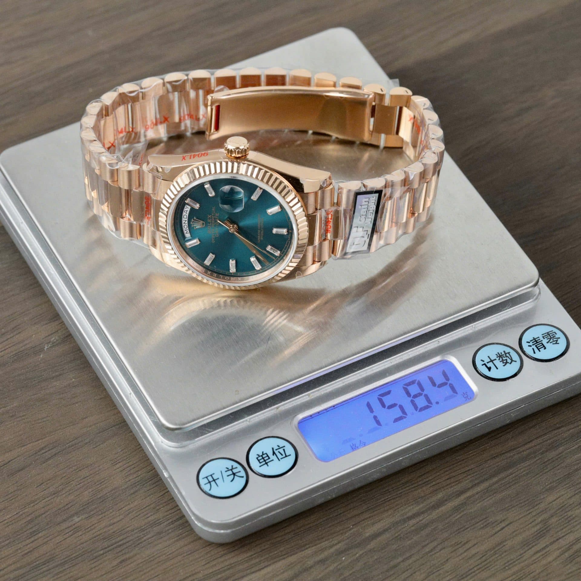 Dong-Ho-Rolex-Day-Date-128235-Replica-11-Mau-Xanh-Luc-Tinh-Chinh-Trong-Luong-158gram-Nha-May-QF-36mm-9-1