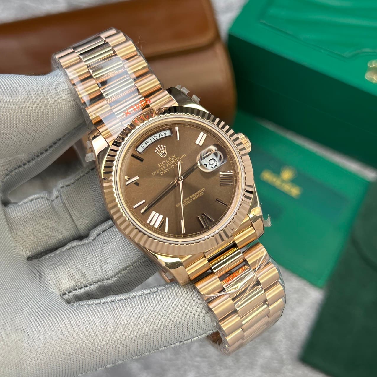 Dong-Ho-Rolex-Day-Date-228235-Rose-Gold-Mat-Chocolate-Rep-11-V2-GMF-40mm-4-1