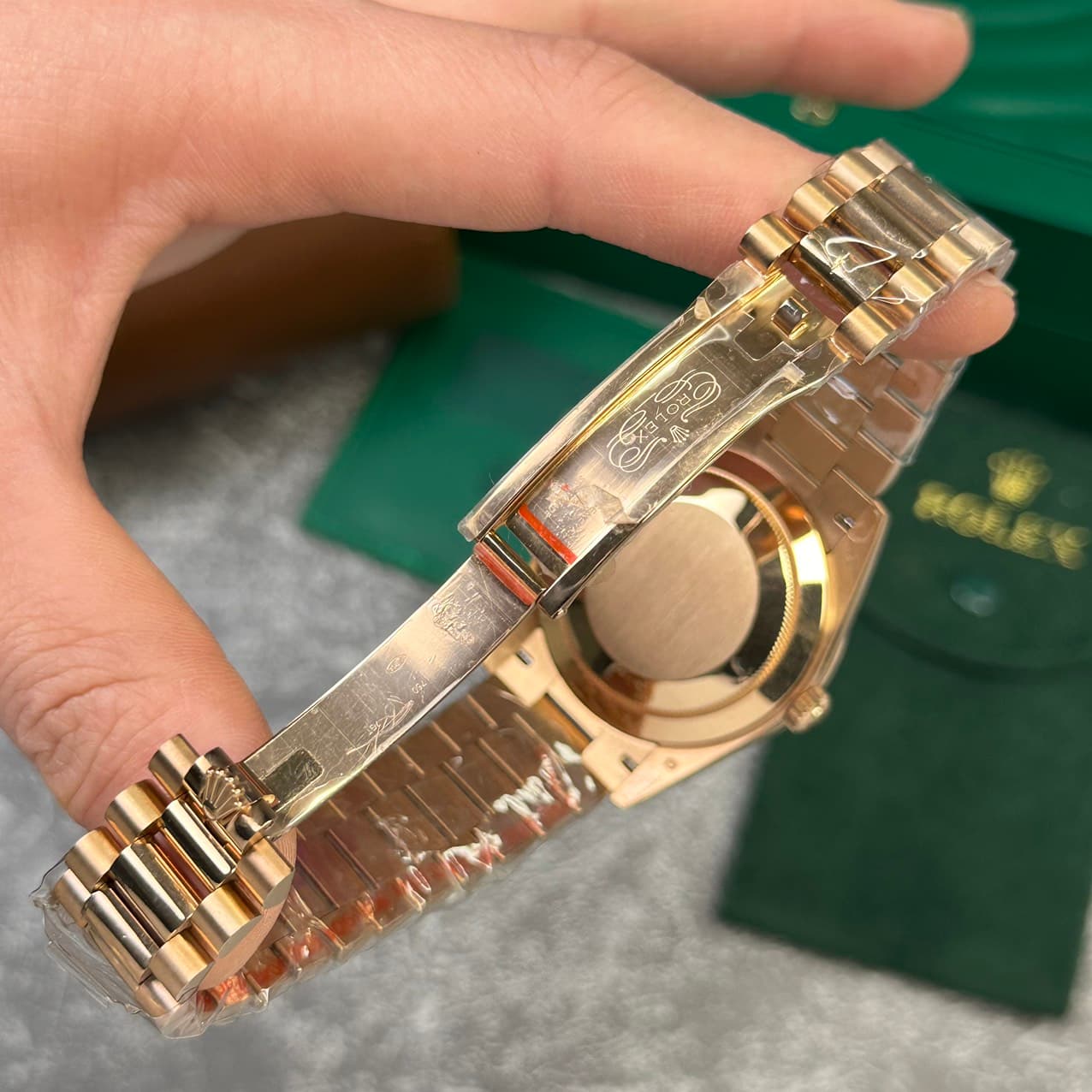 Dong-Ho-Rolex-Day-Date-228235-Rose-Gold-Rep-11-Mat-Trang-V2-GM-Factory-40mm-6-1
